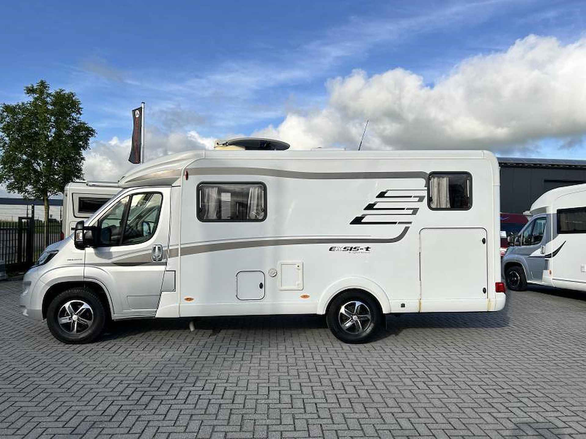 Hymer Exsis-T 578 automaat/enkele-bedden - 5/24