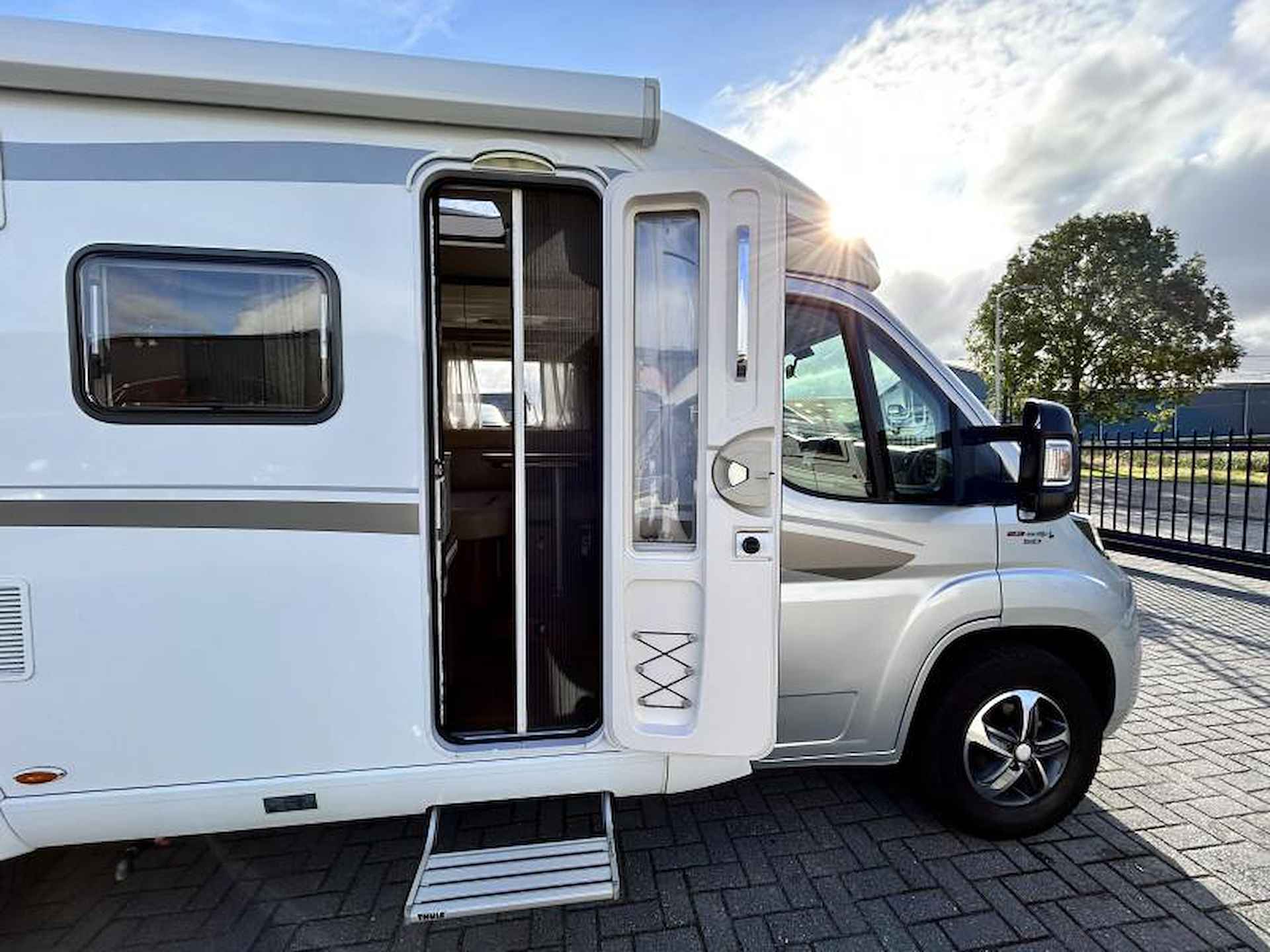 Hymer Exsis-T 578 automaat/enkele-bedden - 8/25