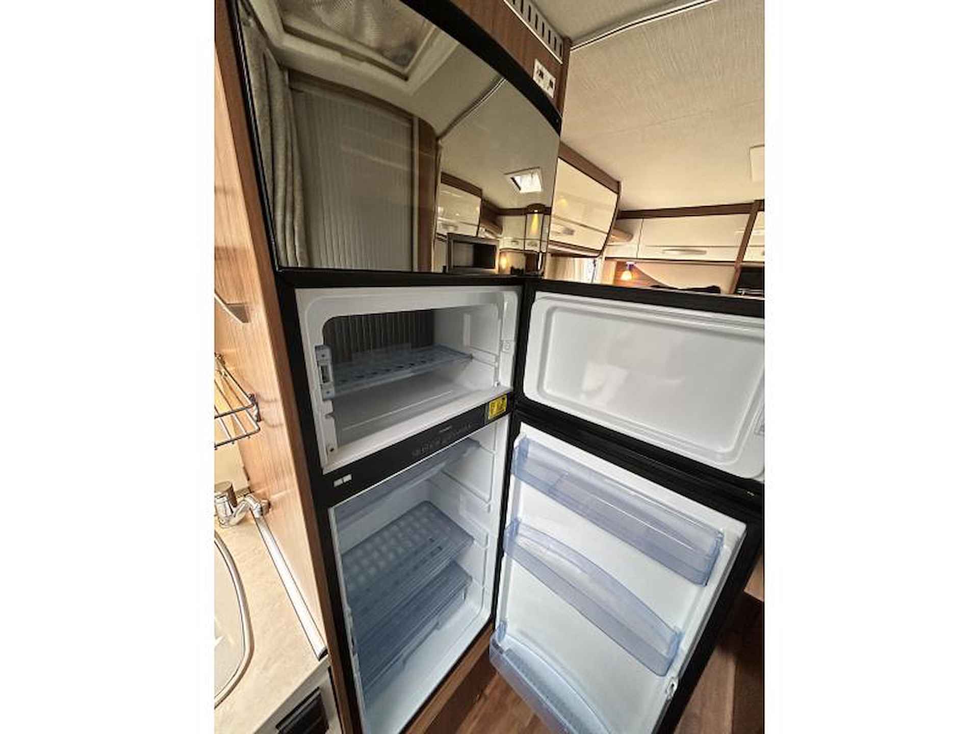 Hymer Exsis-T 578 automaat/enkele-bedden - 21/25