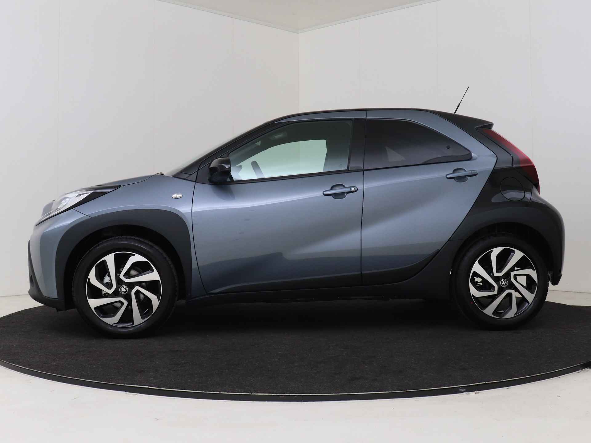 Toyota Aygo X 1.0 VVT-i MT Pulse DEMO - 4/39