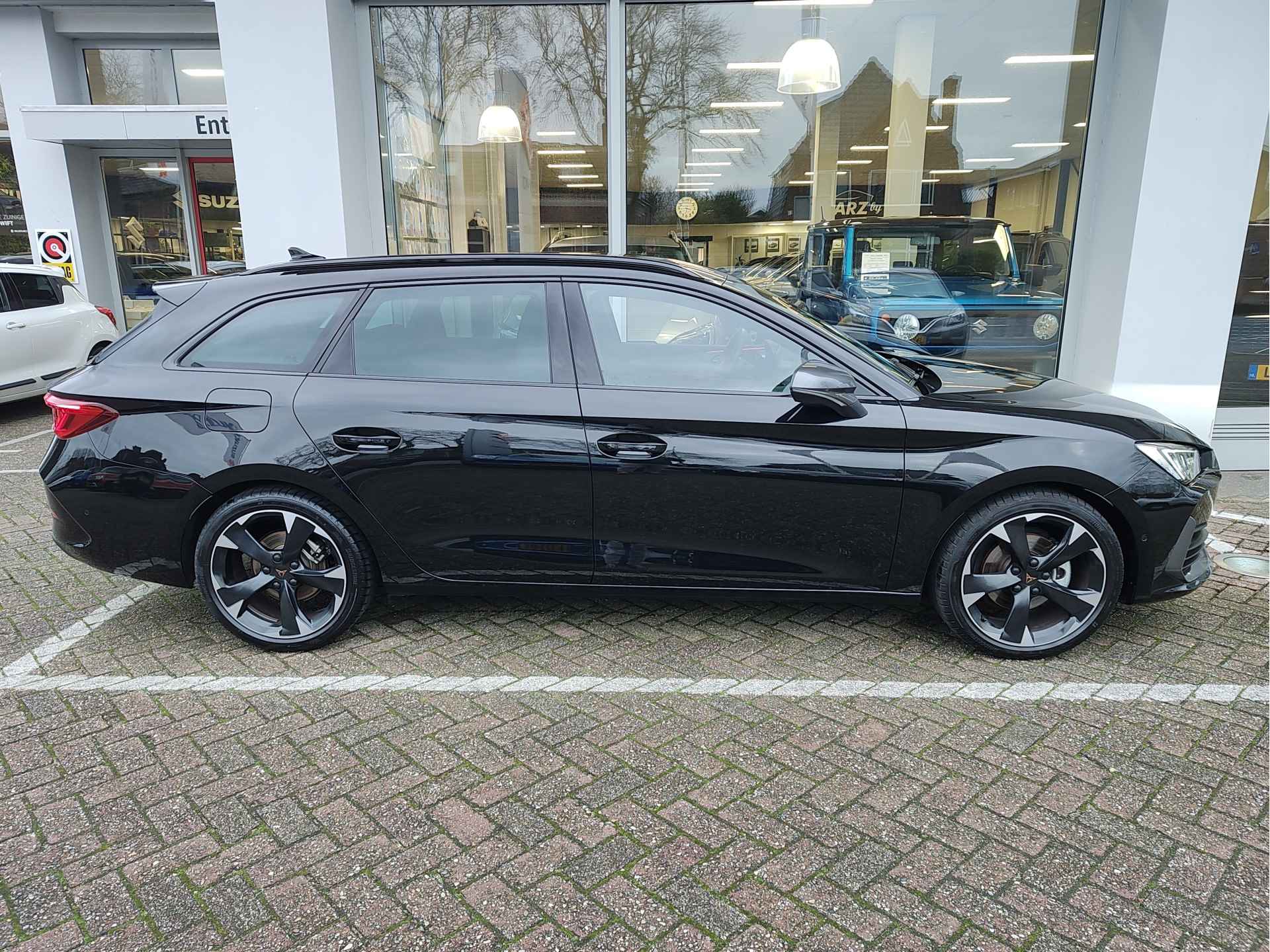 CUPRA Leon Sportstourer 1.5 e-TSI BUSINESS DSG Virtual Cockpit | Dodehoek | Keyless | Elek. Stoelen - 7/39