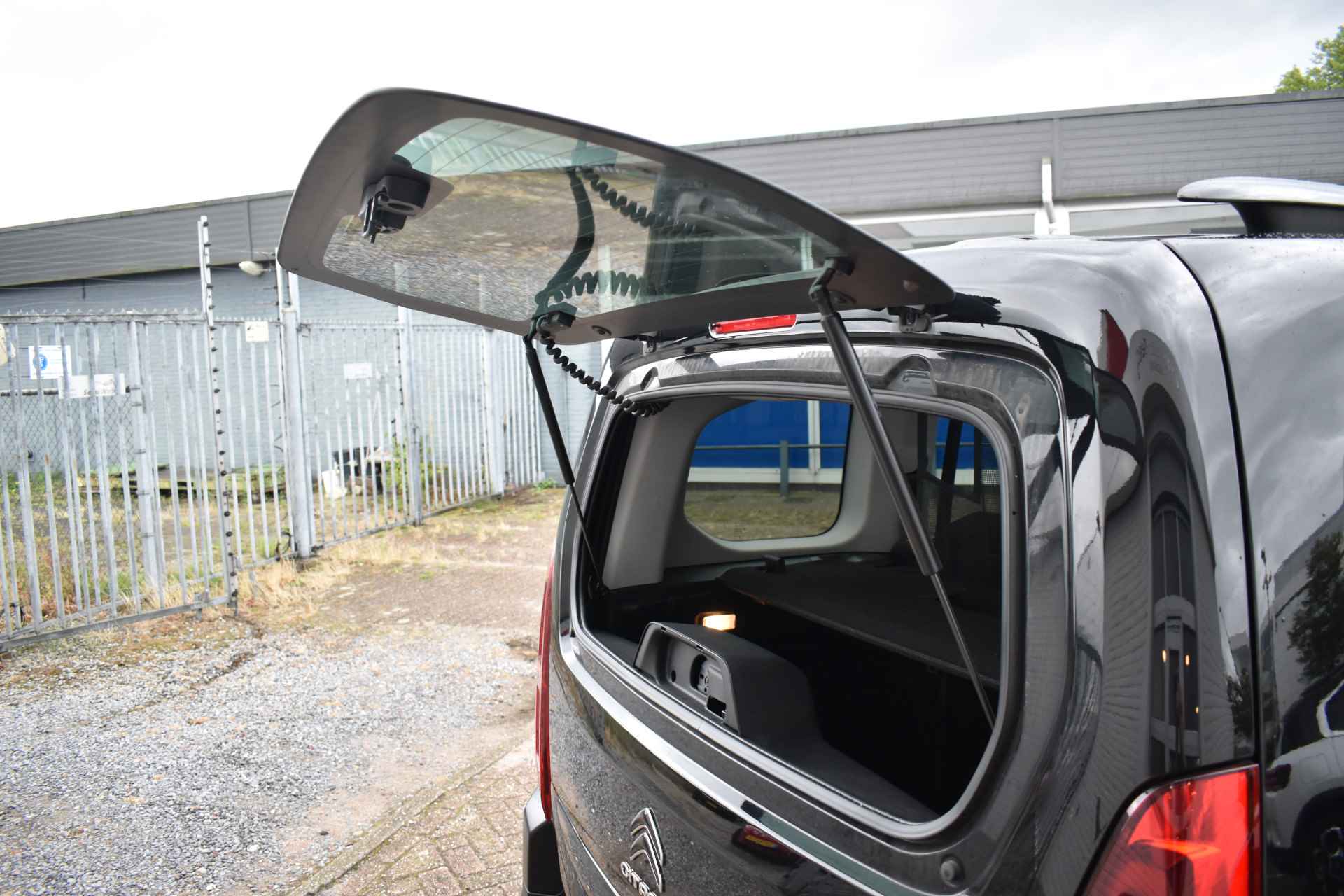 Citroën Berlingo PureTech 110 Shine Airco | Navi | Panorama dak | Grip controle | 4 Seizoenenbanden | Zeer compleet | 100% onderhouden - 30/33