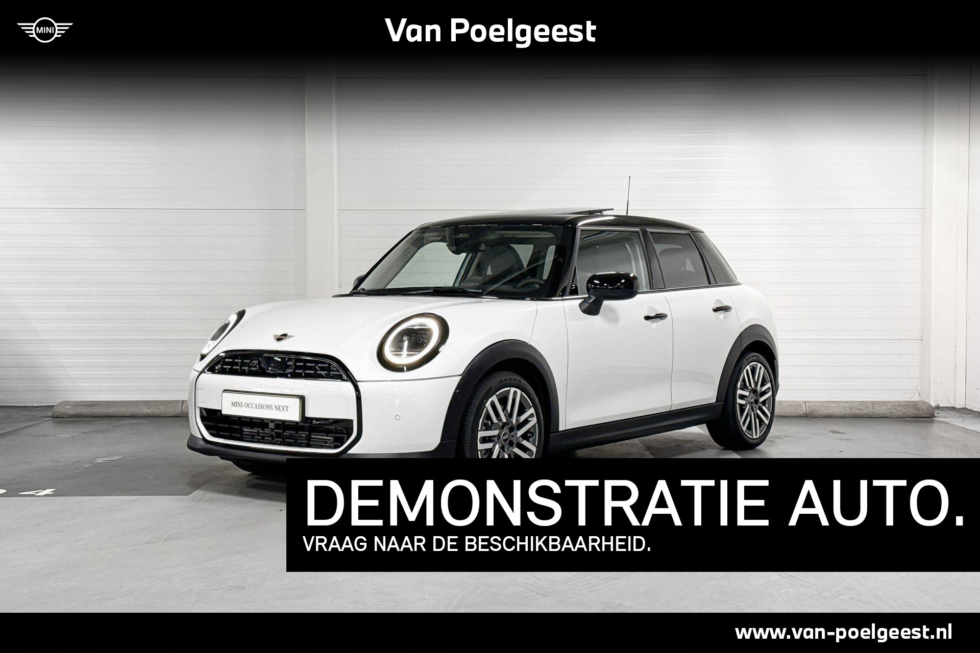 MINI Cooper 5-deurs C | Classic uitvoering |  M Pakket | 17" Parallel Spoke 2-tone