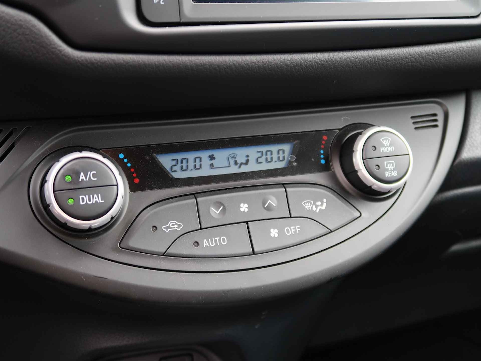 Toyota Yaris 1.5 Hybrid Dynamic / Automaat / Camera / Climate Control - 20/30