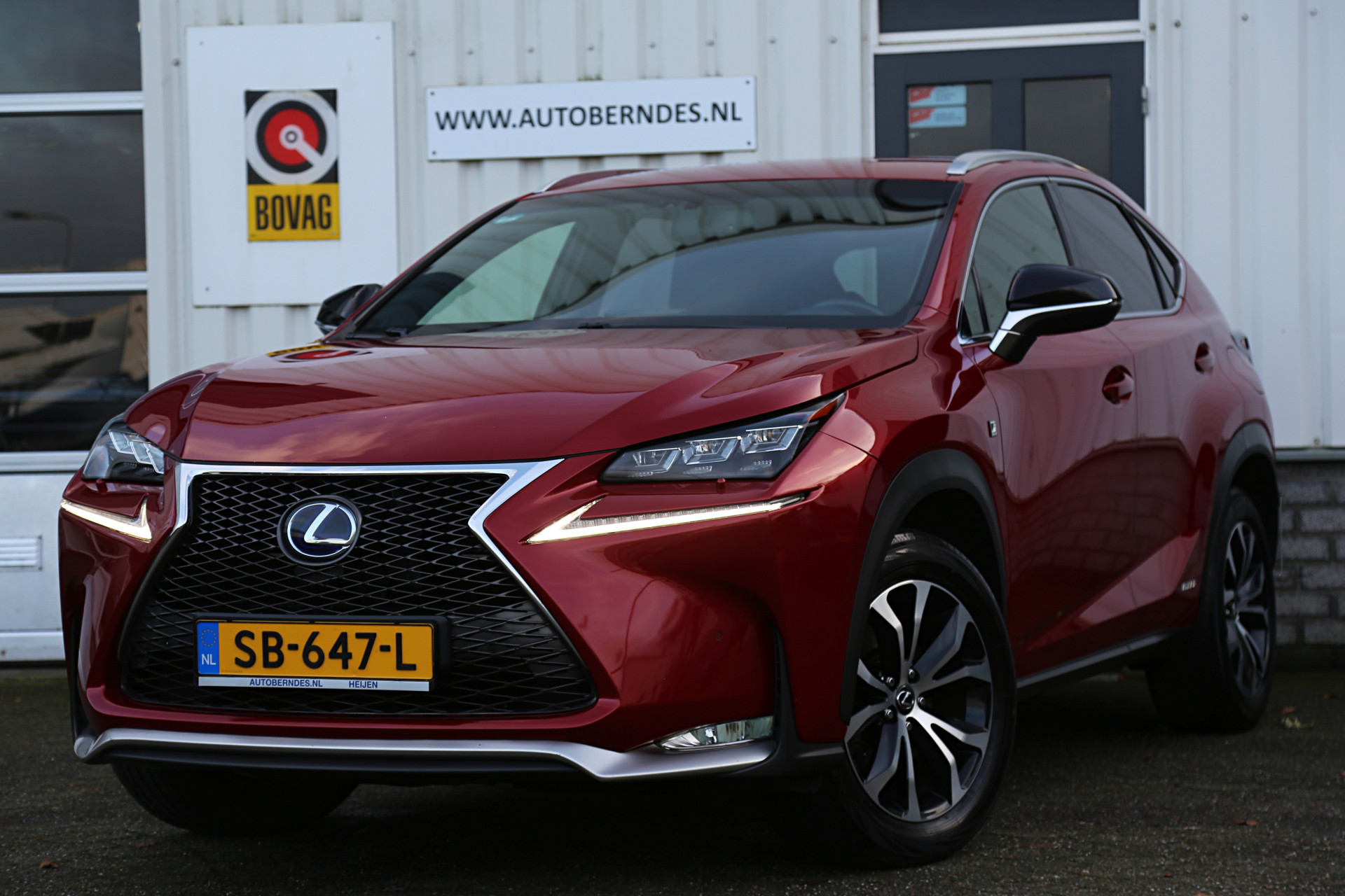 Lexus NX 300h AWD F Sport Line*Perfect Onderh.*Afneemb. Trekhaak/Camera/Leder/Stoelverw./Cruise-Control/Climate-Control/Elek. Klep/LED/18