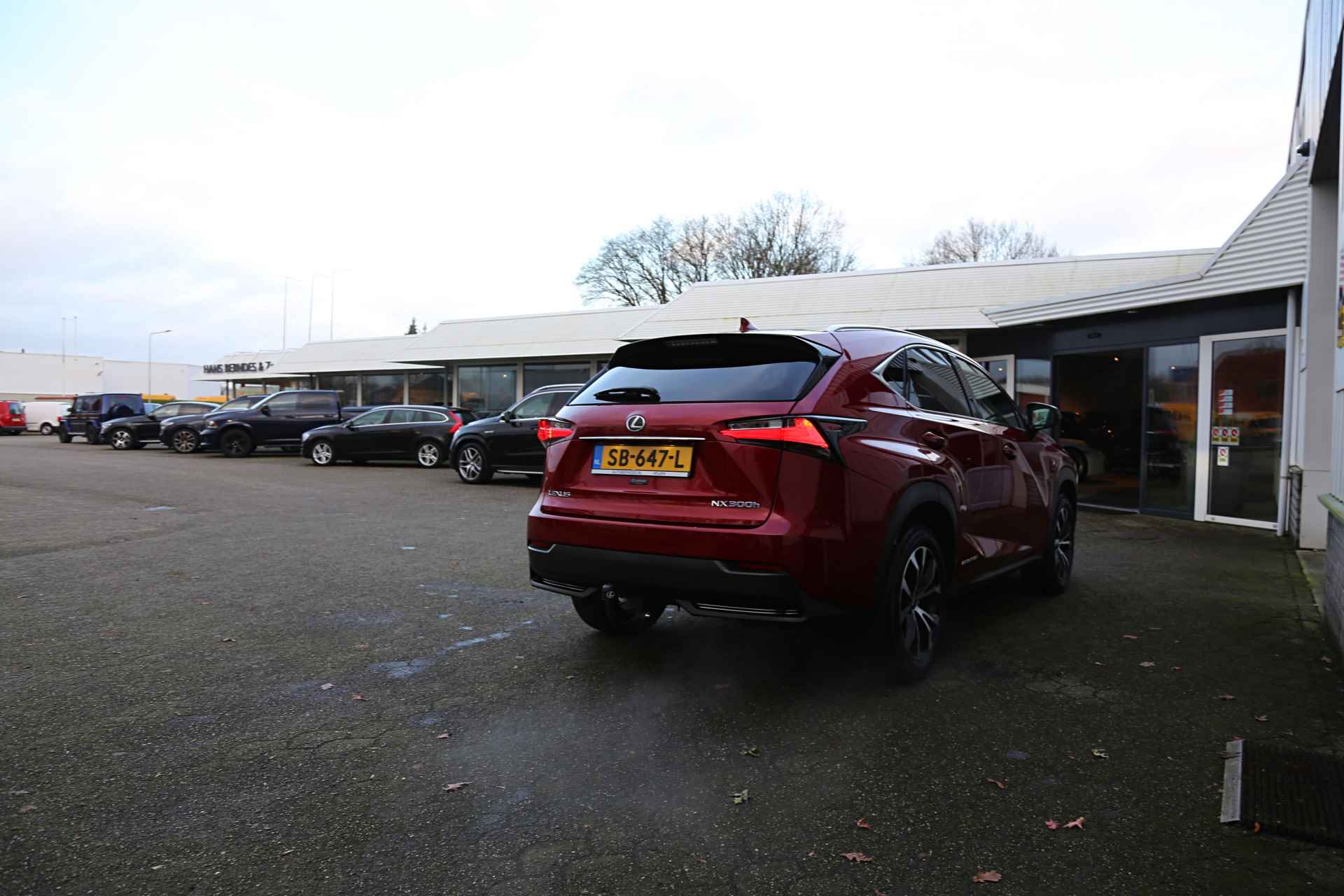 Lexus NX 300h AWD F Sport Line*Perfect Onderh.*Afneemb. Trekhaak/Camera/Leder/Stoelverw./Cruise-Control/Climate-Control/Elek. Klep/LED/18 - 7/60