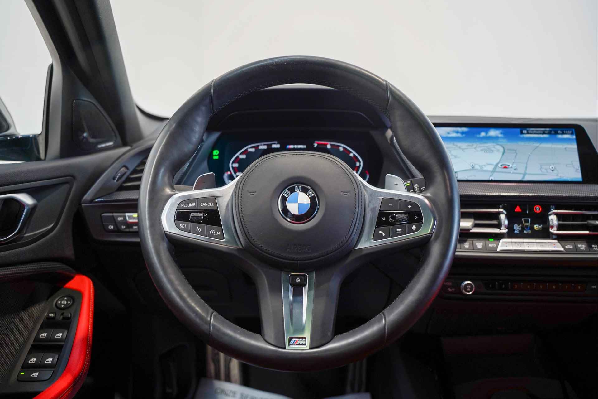 BMW 1 Serie 5-deurs M135i xDrive High Executive Aut. - 10/33