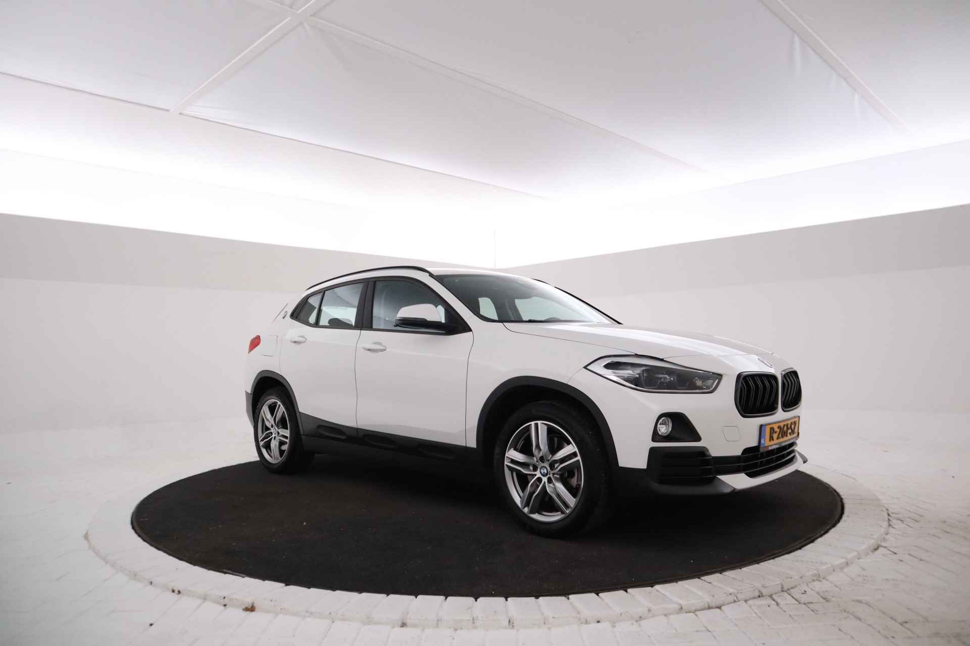 BMW X2 sDrive20i Executive Leer, Stoelverwarming, Cruise, Navigatie, - 3/38