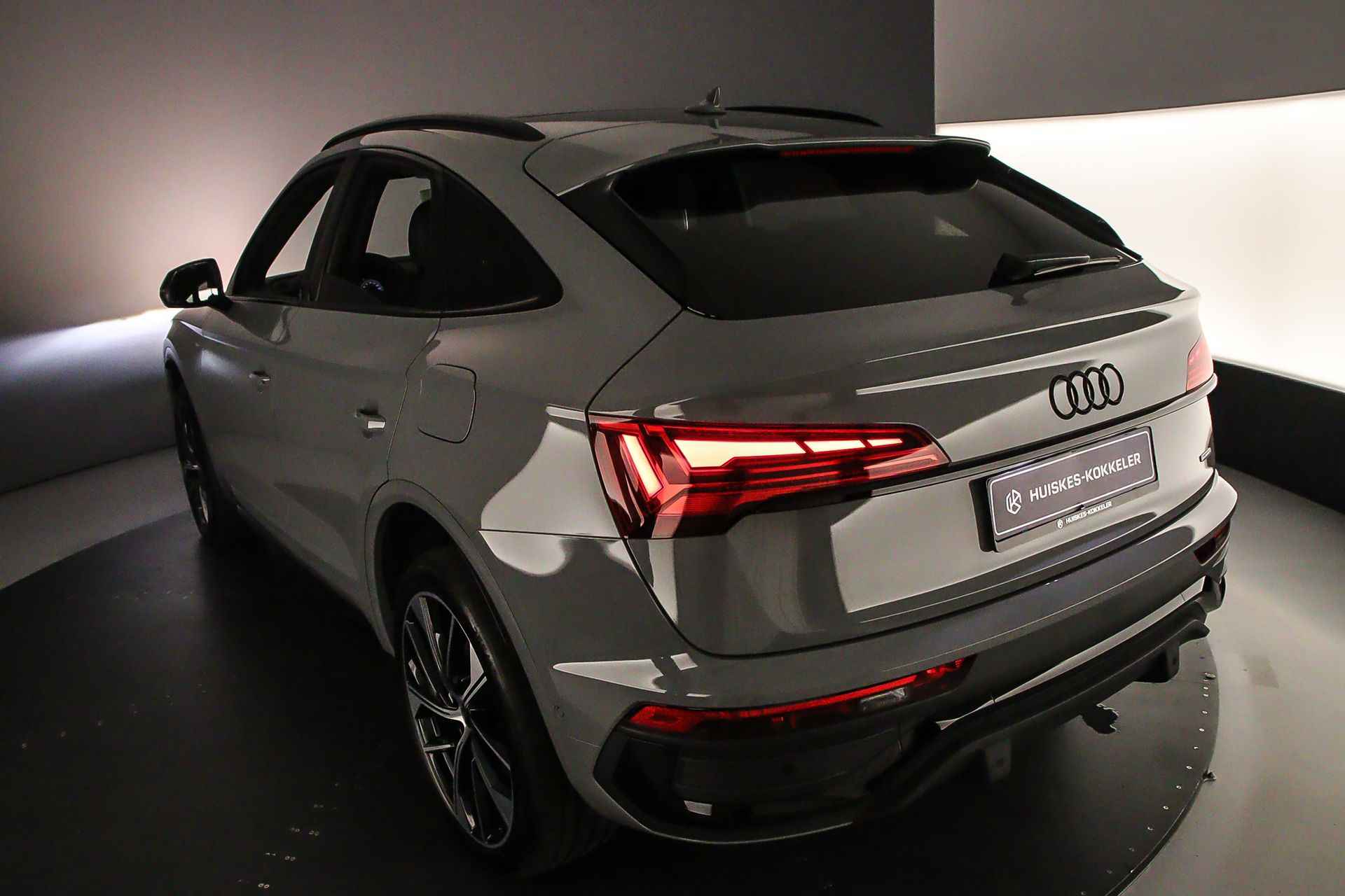 Audi Q5 Sportback S edition Competition 50 TFSI e 299pk 7 versn. S-tronic quattro Luchtvering/ Trekhaak/ Nardogrijs - 46/123