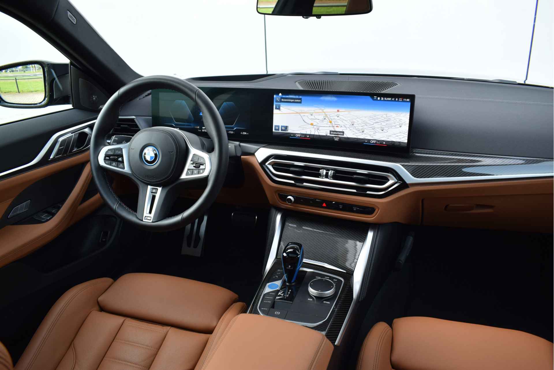 BMW i4 M50 High Executive 80 kWh / BMW M 50 Jahre uitvoering / Schuif-kanteldak / Adaptief M Onderstel / Laserlight / M Sportstoelen / Harman Kardon - 16/36