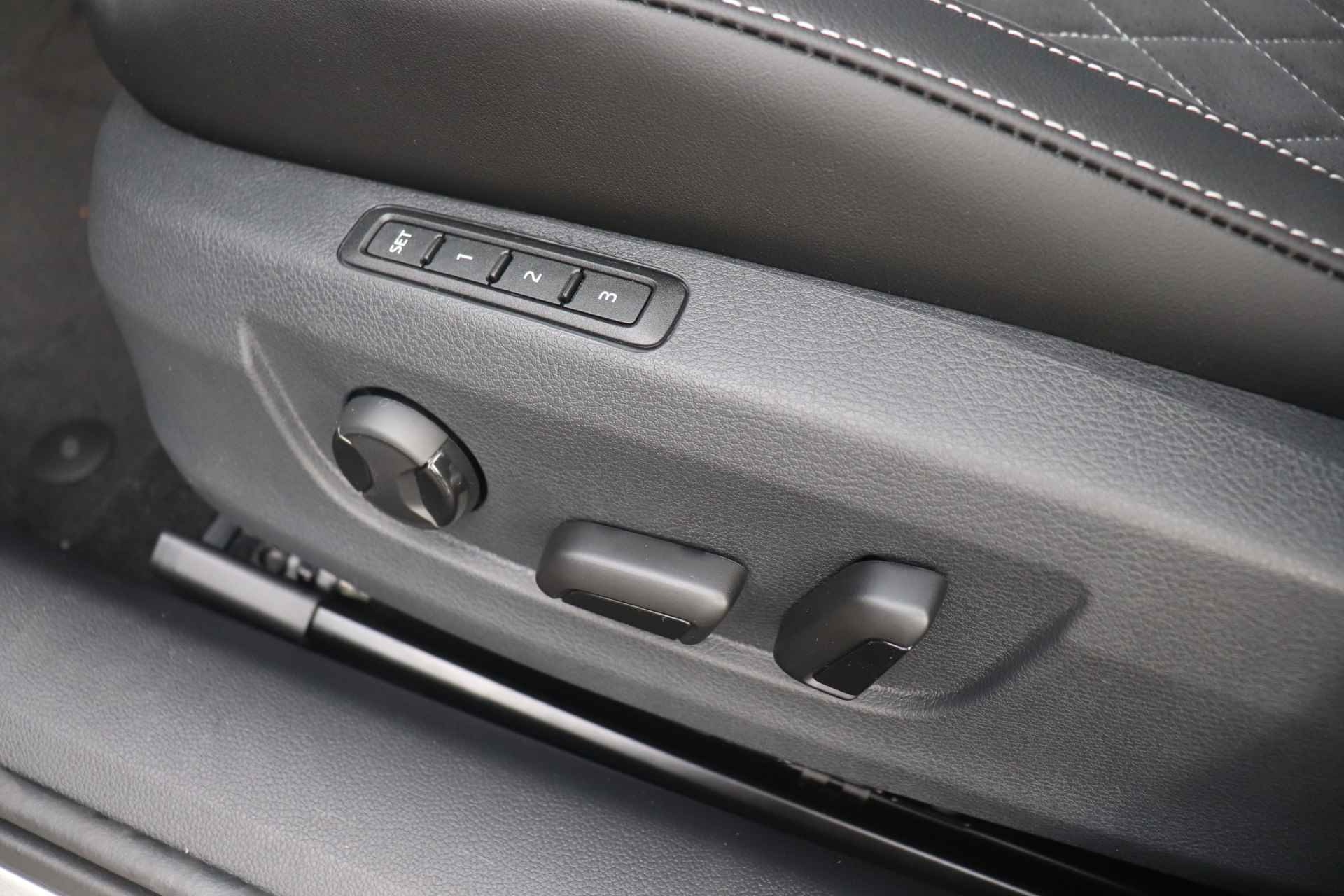 Škoda Superb Combi 1.5 TSI 150pk DSG ACT Sportline Business | Panoramisch/schuifdak | Verlengde stoelen | 19" Lichtmetalen velgen | - 15/41