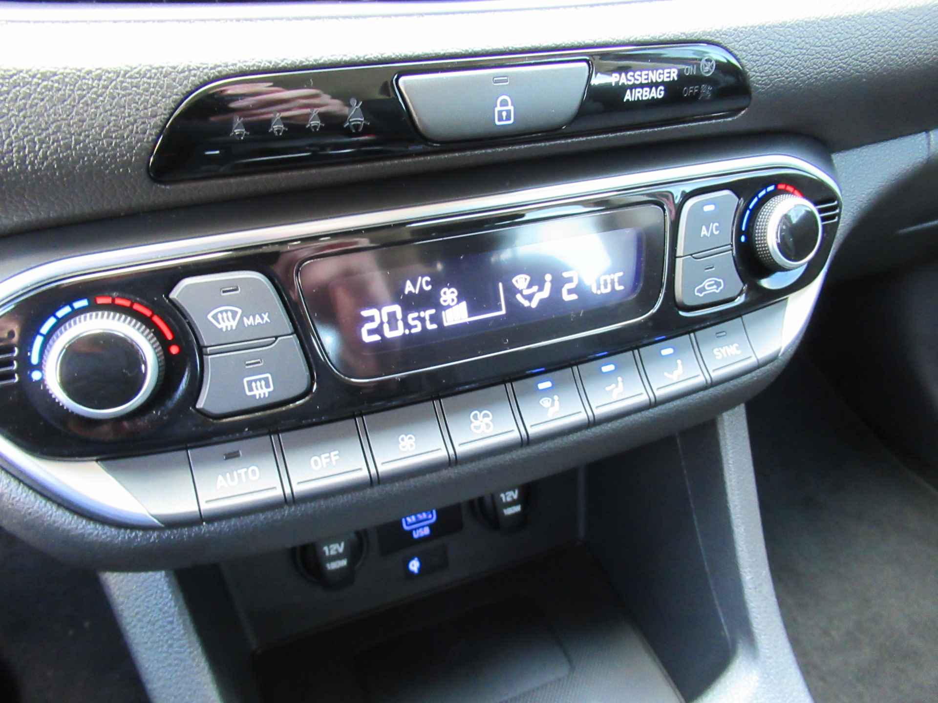 Hyundai i30 1.0 T-GDi MHEV Comfort Smart 1e eigen | dealer onderh | Full LED | tr.haak | Navi | camera - 29/30