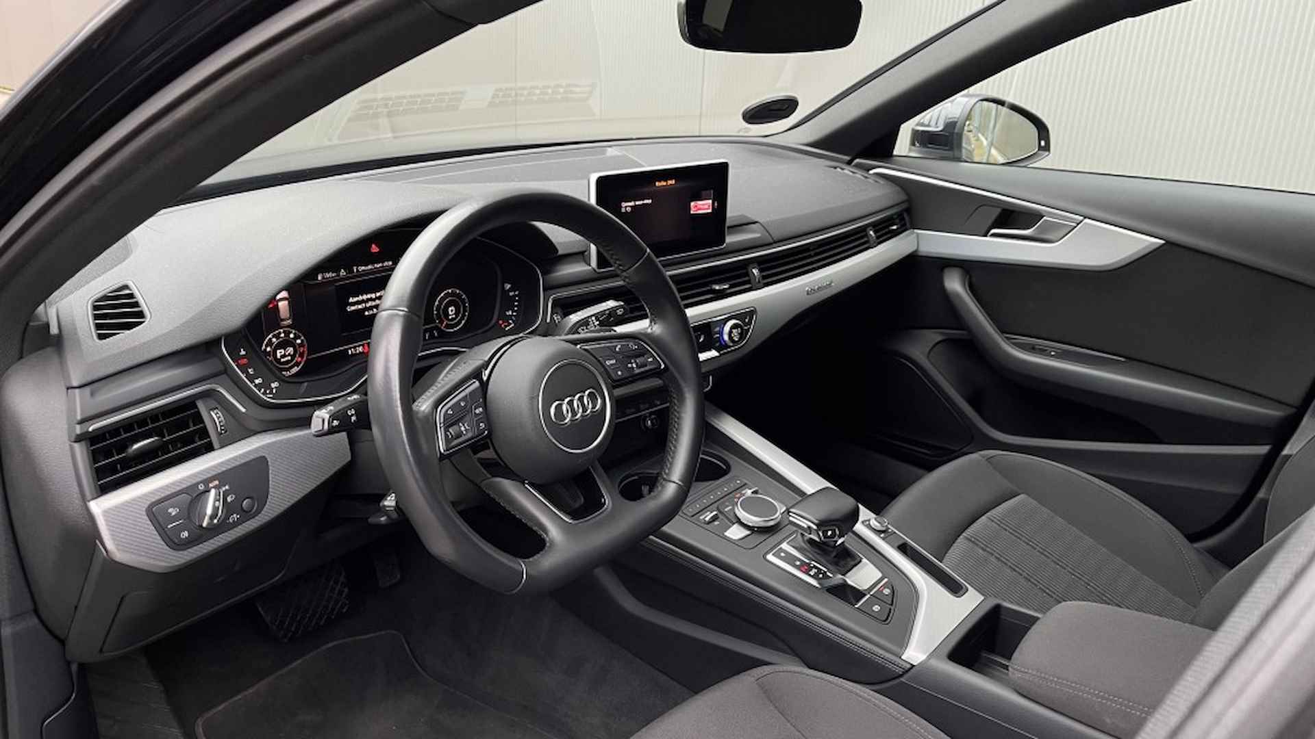 AUDI A4 2.0T 252Pk Quattro MHEV Design ProLine + Trekhaak Carplay 360 Ca - 20/35