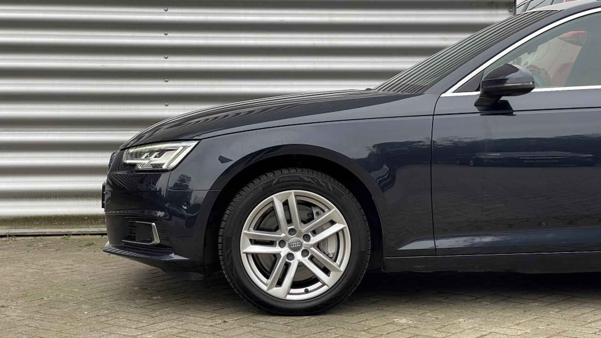 AUDI A4 2.0T 252Pk Quattro MHEV Design ProLine + Trekhaak Carplay 360 Ca - 28/35