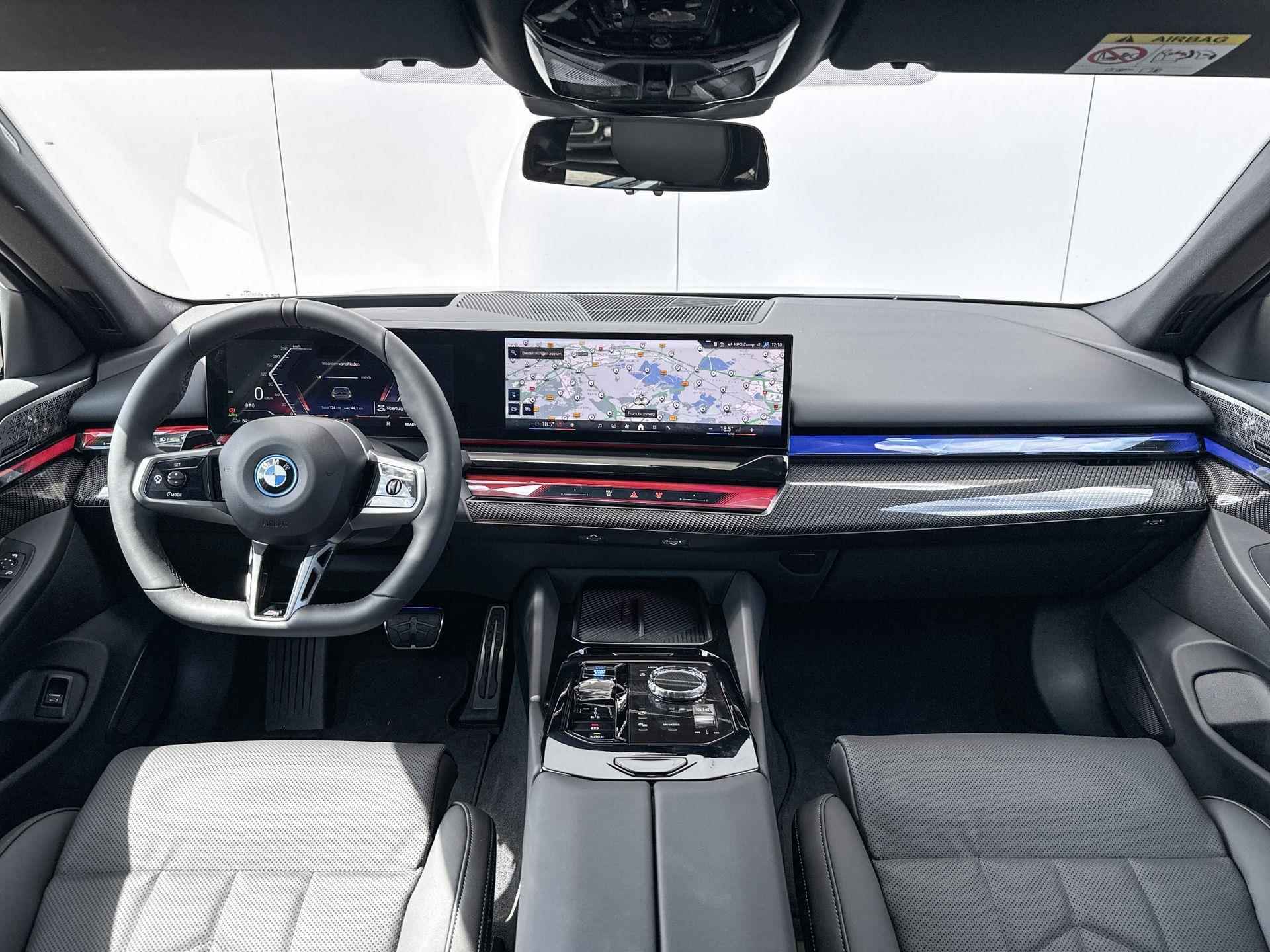 BMW i5 Touring eDrive40 M Sport Edition Comfort Acces / Driving Assistant Proffesional / Stoelventilatie / Harman Kardon Audio / Getinte ramen / 21 '' / Panoramadak - 8/25