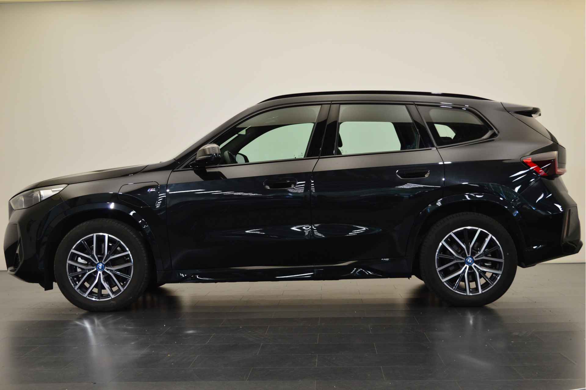 BMW X1 xDrive30e M Sport Automaat / Adaptieve LED / Sportstoelen / Adaptief M Onderstel / Comfort Access / Widescreen Display / Parking Assistant - 3/21