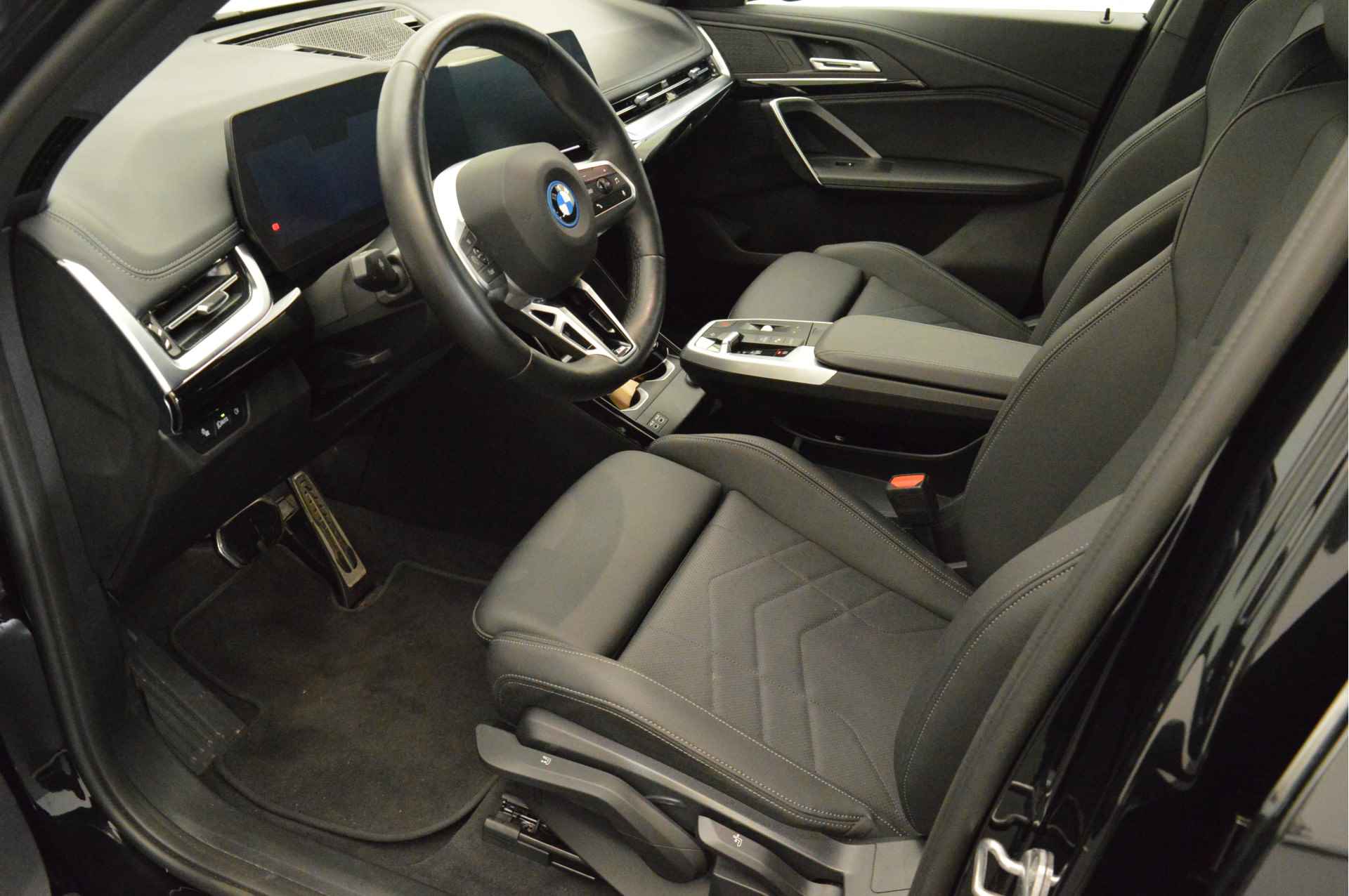 BMW X1 xDrive30e M Sport Automaat / Adaptieve LED / Sportstoelen / Adaptief M Onderstel / Comfort Access / Widescreen Display / Parking Assistant - 5/21