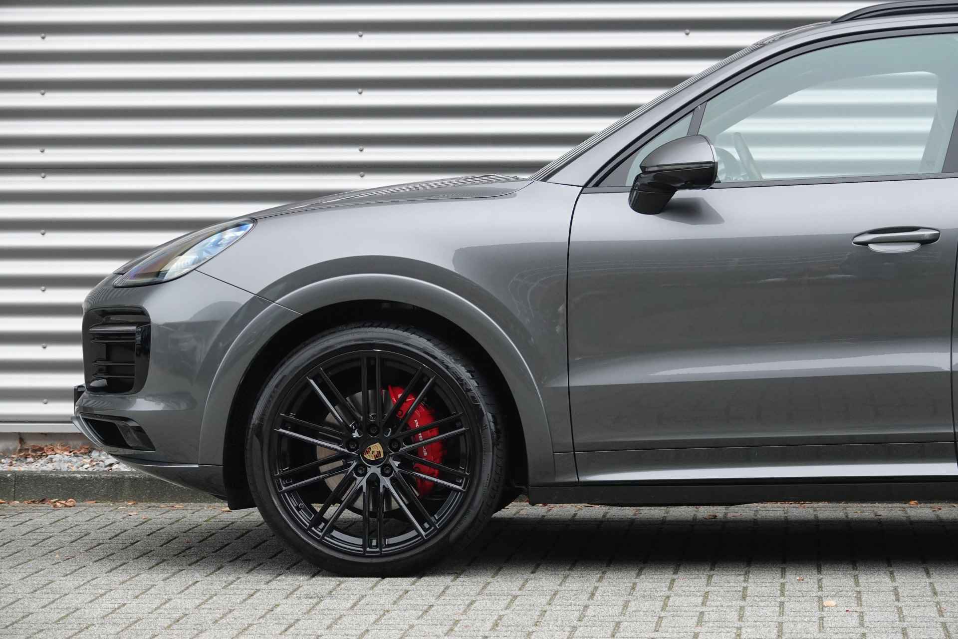 Porsche Cayenne 3.0 E-Hybrid | Achterasbesturing | ACC | Softclose | Sportuitlaten | Massagestoelen | Luchtvering | - 4/36