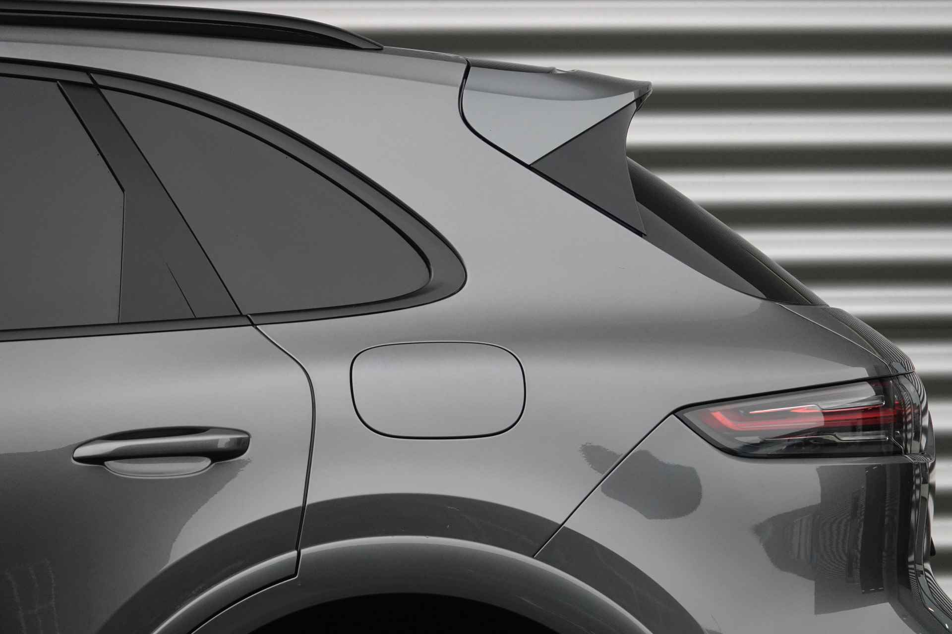 Porsche Cayenne 3.0 E-Hybrid | Achterasbesturing | ACC | Softclose | Sportuitlaten | Massagestoelen | Luchtvering | - 6/36