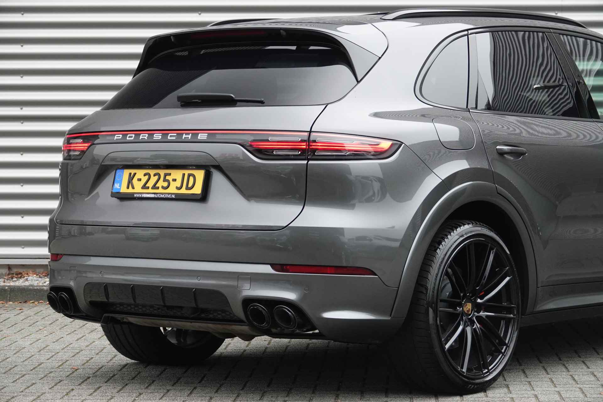 Porsche Cayenne 3.0 E-Hybrid | Achterasbesturing | ACC | Softclose | Sportuitlaten | Massagestoelen | Luchtvering | - 9/36