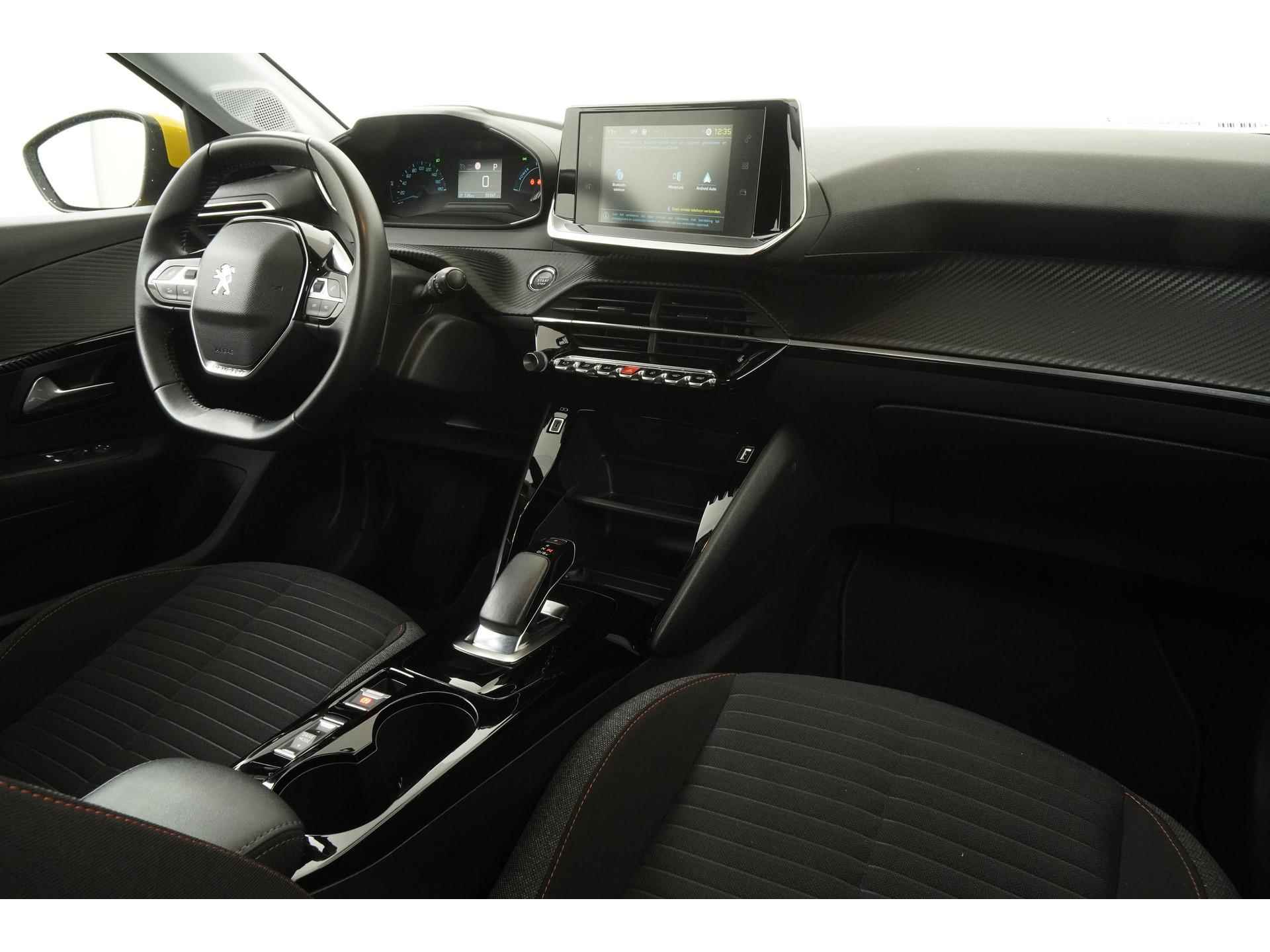 Peugeot e-208 EV Allure 50 kWh | Stoelverwarming | Parkeersensor | Zondag Open! - 2/40