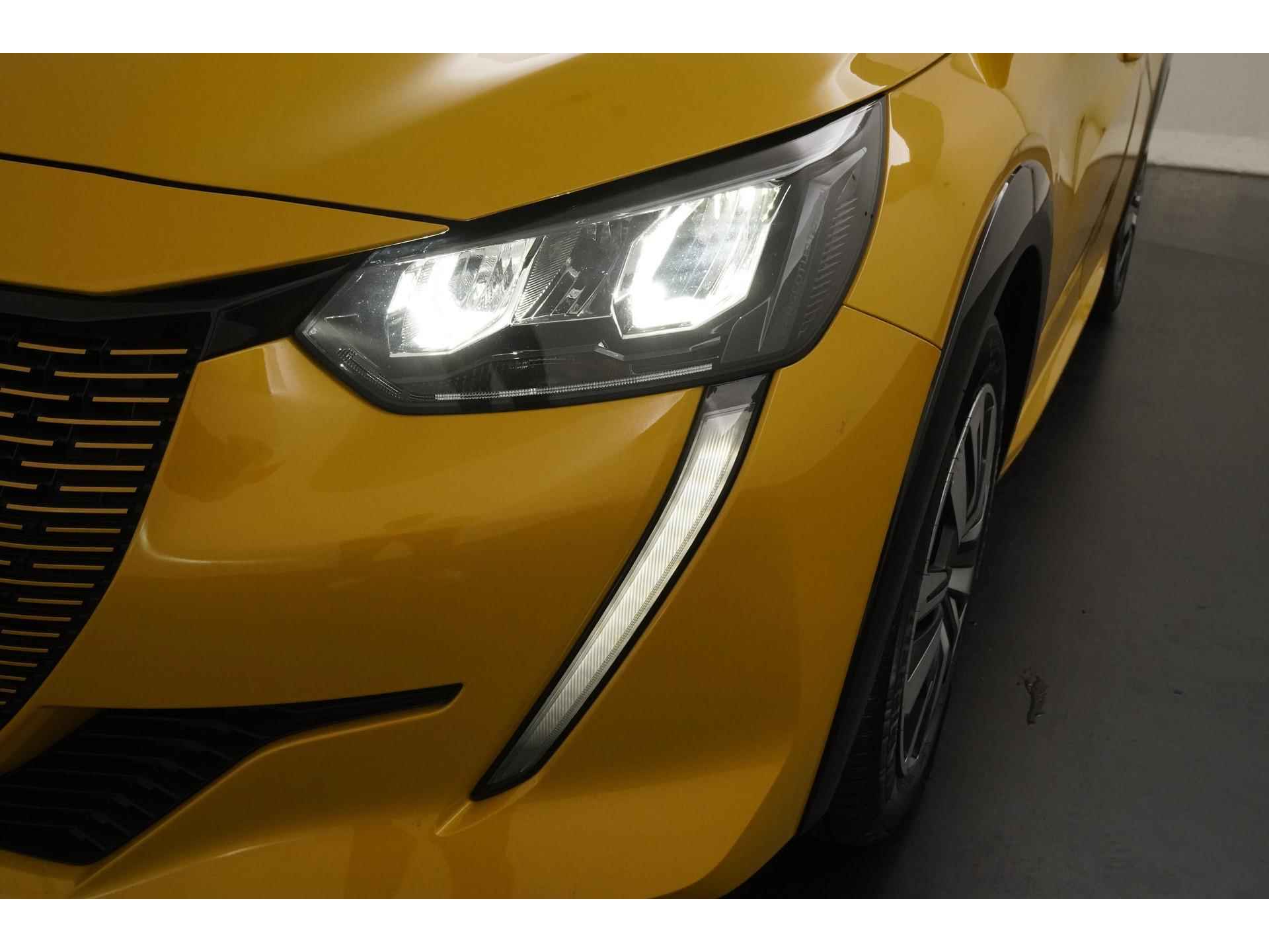 Peugeot e-208 EV Allure 50 kWh | Stoelverwarming | Parkeersensor | Zondag Open! - 23/40