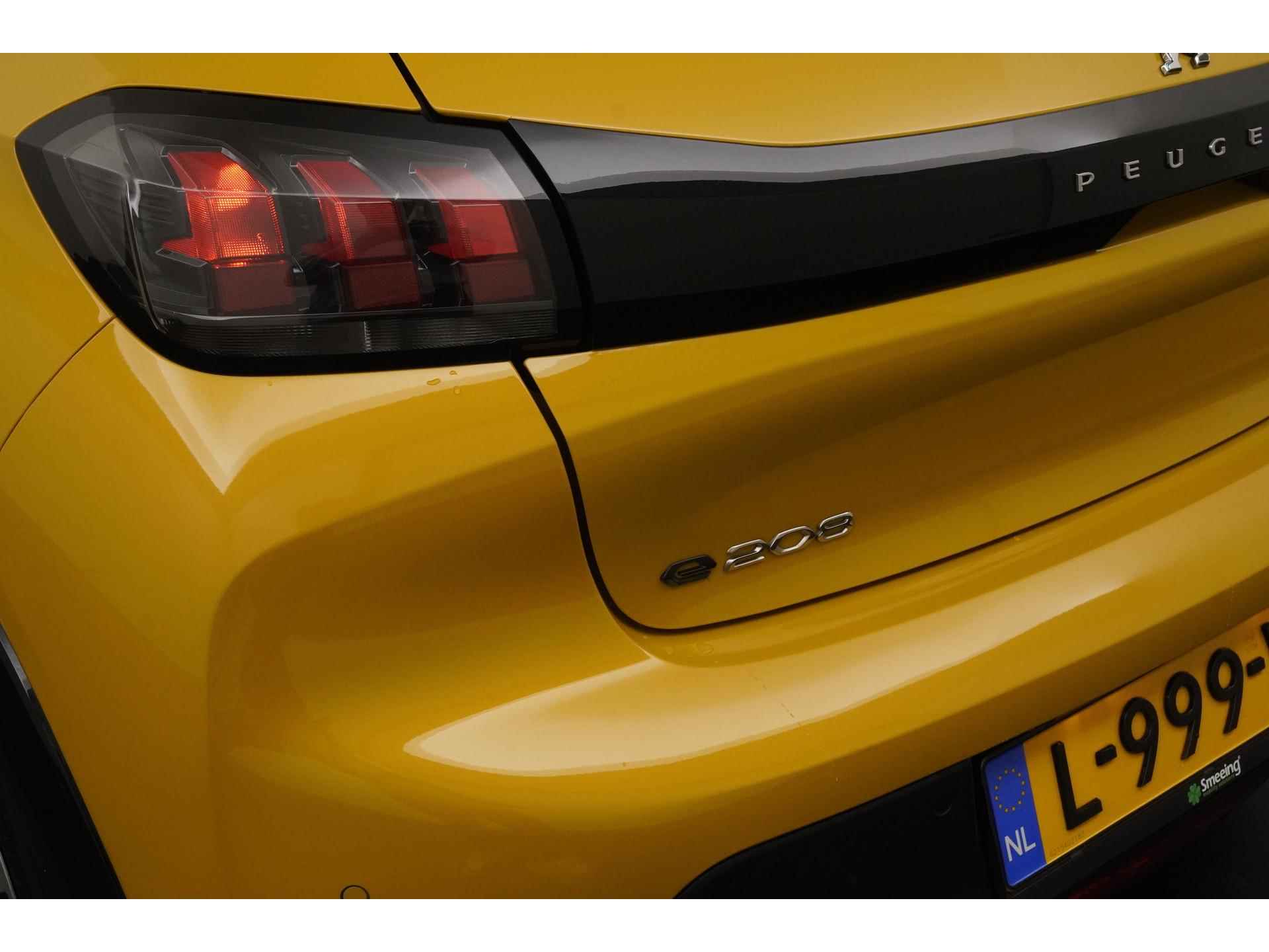 Peugeot e-208 EV Allure 50 kWh | Stoelverwarming | Parkeersensor | Zondag Open! - 26/40