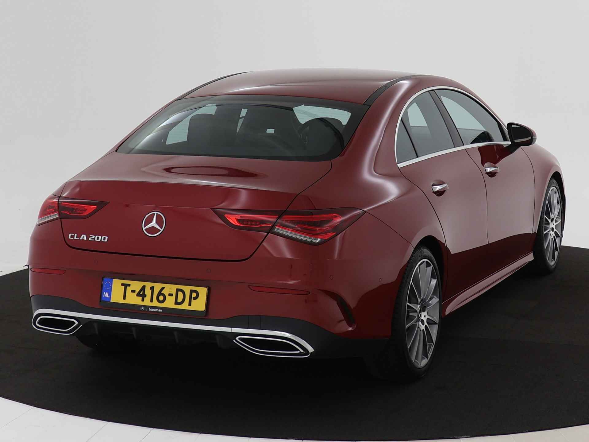 Mercedes-Benz CLA-Klasse 200 AMG Line | AMG Styling | Sfeerverlichting | 19 Inch LM AMG Velgen | Achteruitrijcamera | Inclusief 24 maanden MB Certified garantie voor Europa. - 18/43