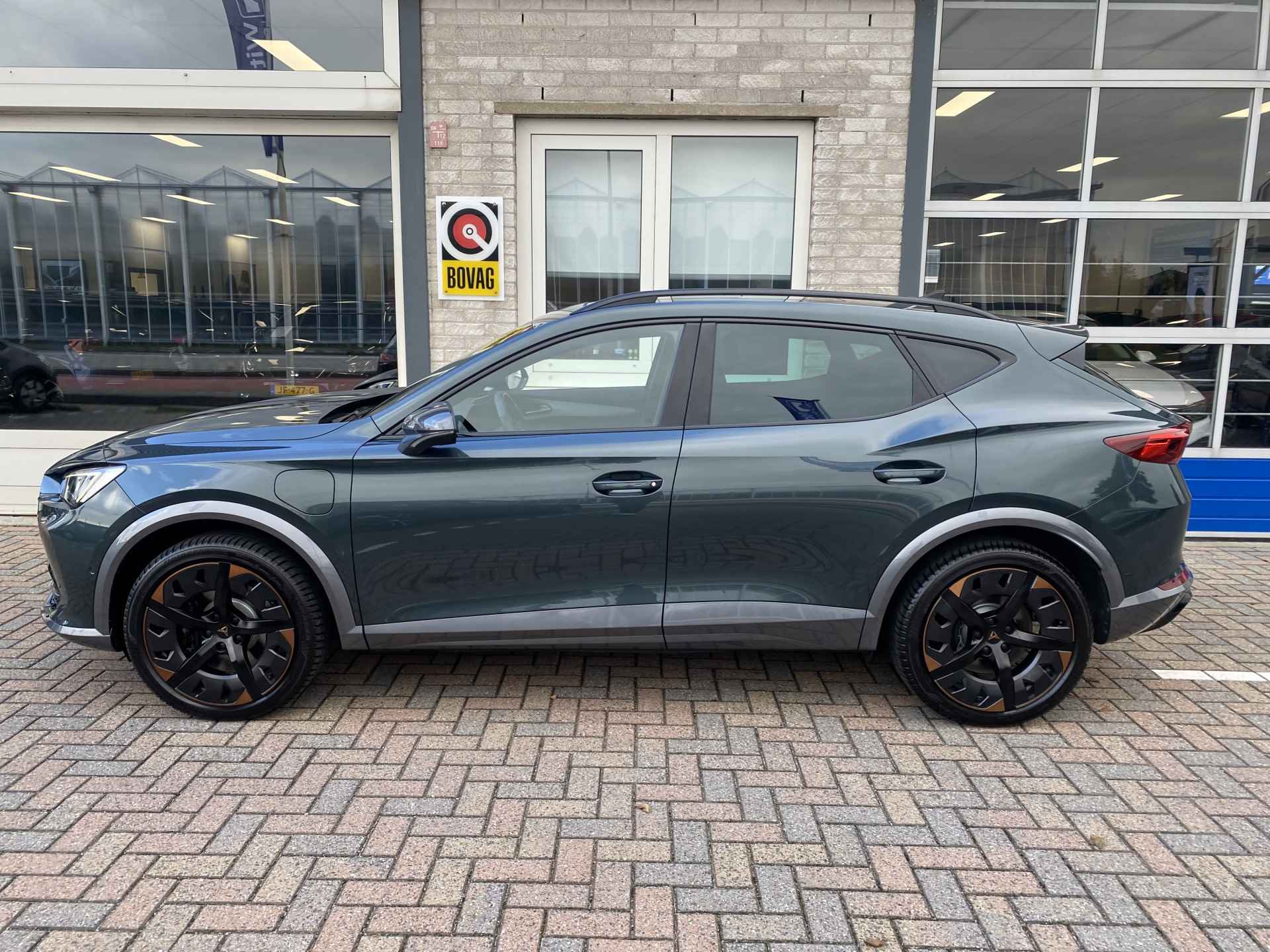 CUPRA Formentor 1.4 e-Hybrid VZ Performance / AUTOMAAT/ FABRIEKS GARANTIE T/M 6-2027/ 5.000 KM/ 245 PK/ PANO/ CAMERA/ PARK. SENSOREN/ DODE HOEK/ CUP STOELEN/ STOEL EN STUUR VERWARM./ KEYLESS/ ADAPT. CRUISE/ APP CONNECT/ CLIMA/ DAB/ - 3/58