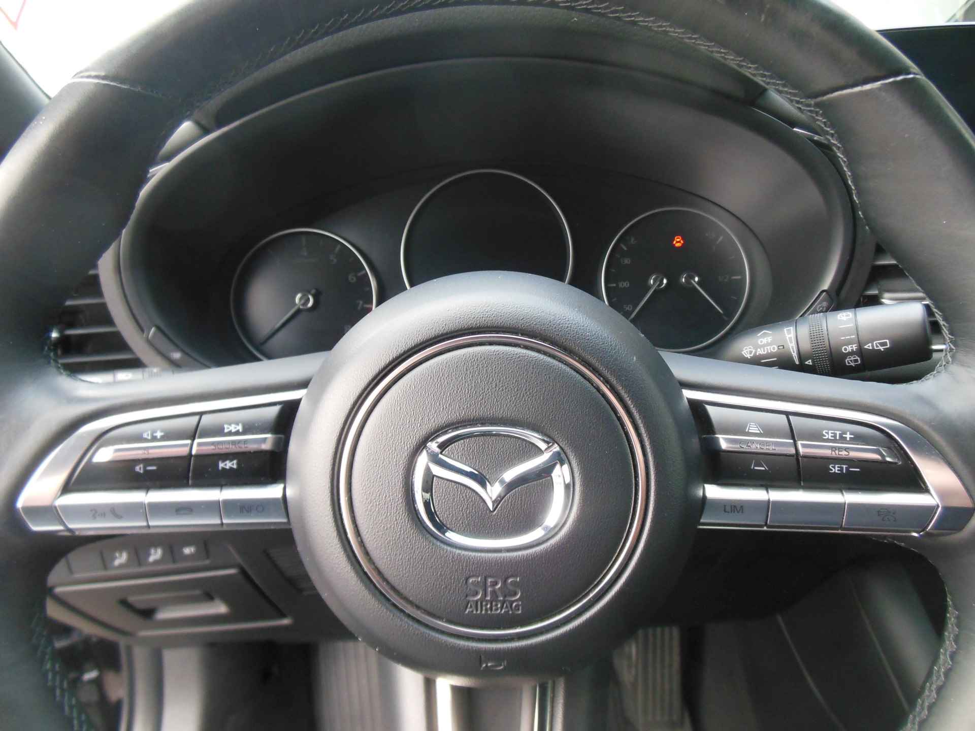 Mazda 3 2.0 SkyActiv-X 180 Luxury 12 maanden Bovag garantie leer  carplay android - 15/22