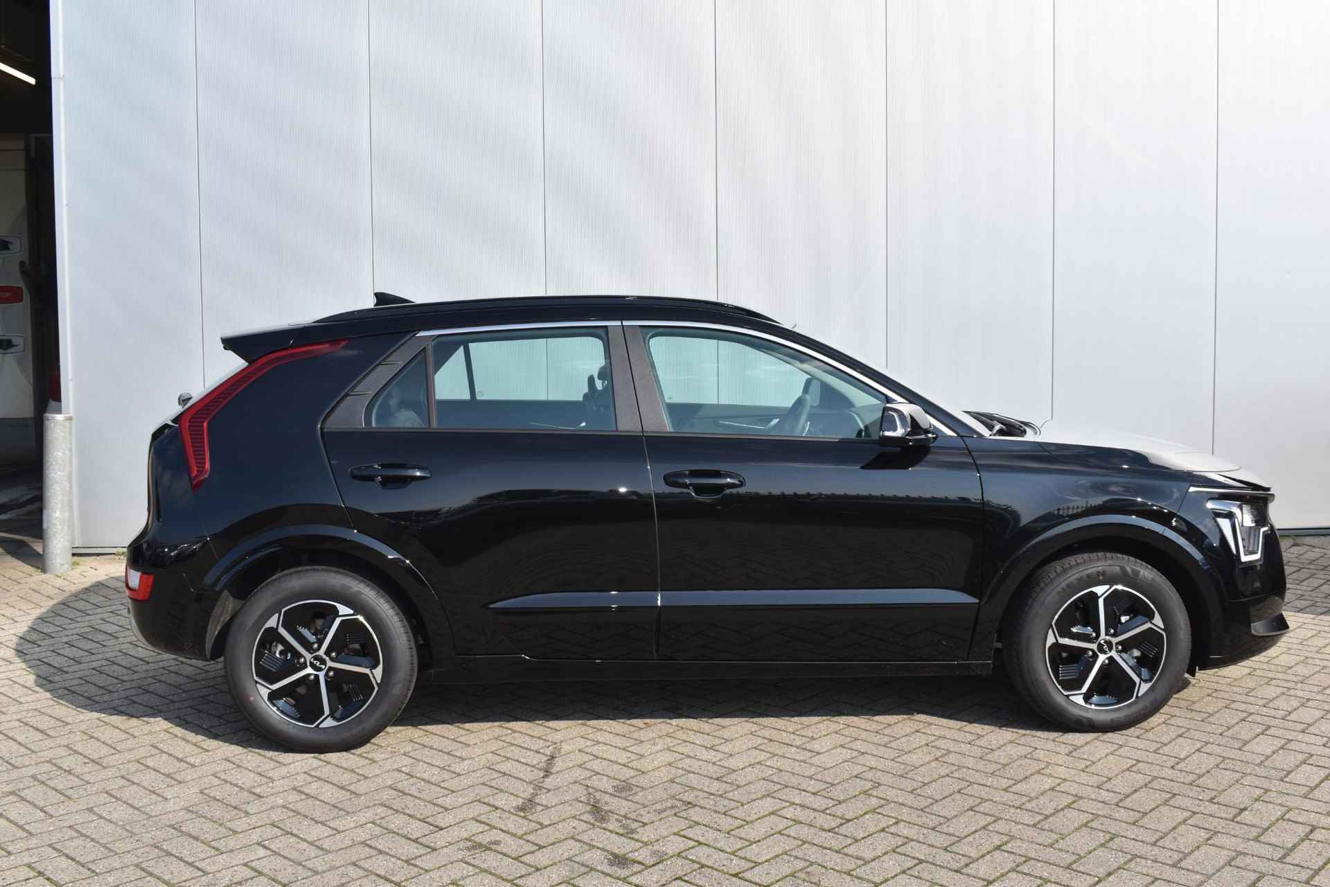 Kia Niro HEV 1.6 GDi Hybrid DynamicLine | Adaptieve Cruise Control | Navigatie | Parkeercamera | Climate control - 7/28