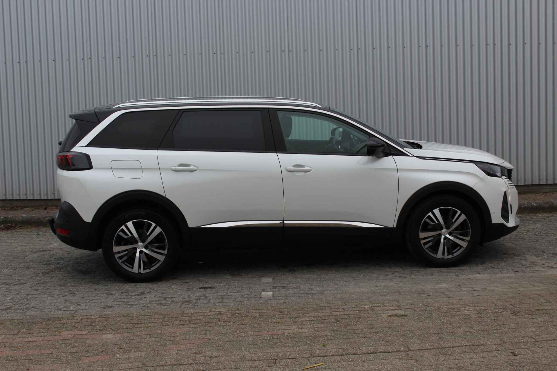 Peugeot 5008 1.2 PureTech Allure 130pk | Dealer onderhouden! | 7 persoons | Facelift model | Achteruitrij camera | Trekhaak | Navi | - 6/27