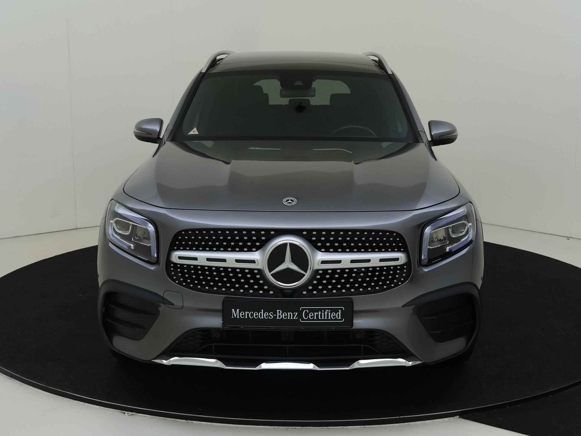 Mercedes-Benz GLB 200 AMG Line 7p. / Panorama-Schuifdak / Privacy Glass / Parkeer Camera / Elektr. Trekhaak / Stoelverwarming / - 2/37