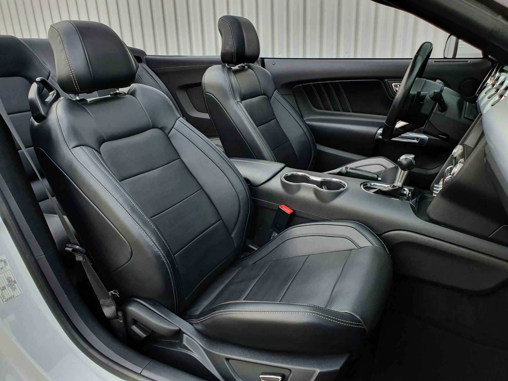 Ford Mustang Convertible 5.0 V8 GT | Compleet! | Dealeronderhouden | Uniek! | Alarmsysteem | Custom Pack - 46/48