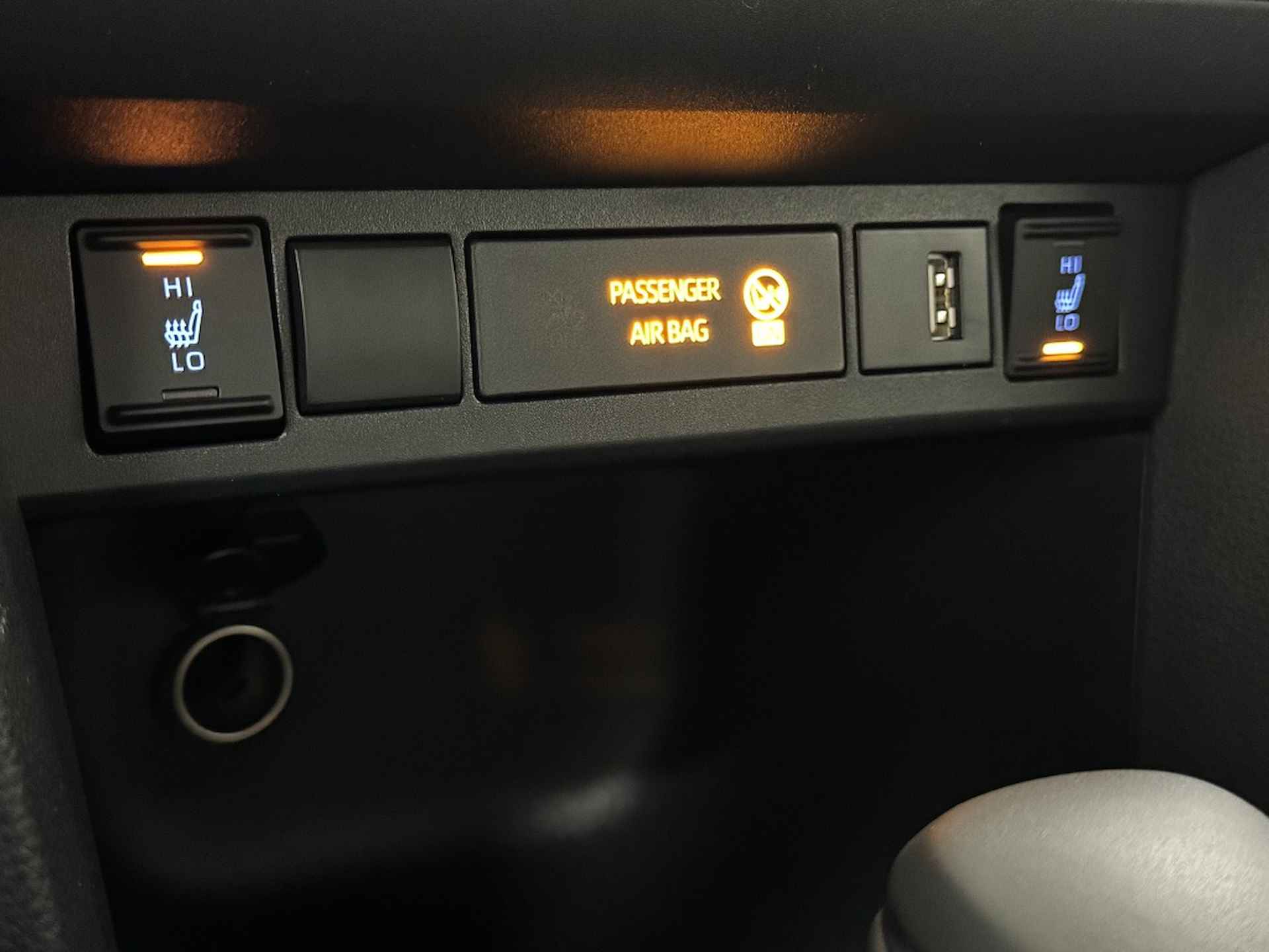 Toyota Yaris Cross 1.5 Hybrid Explore Automaat Demo Navi Cruise PDC Stoelverwarming - 26/29