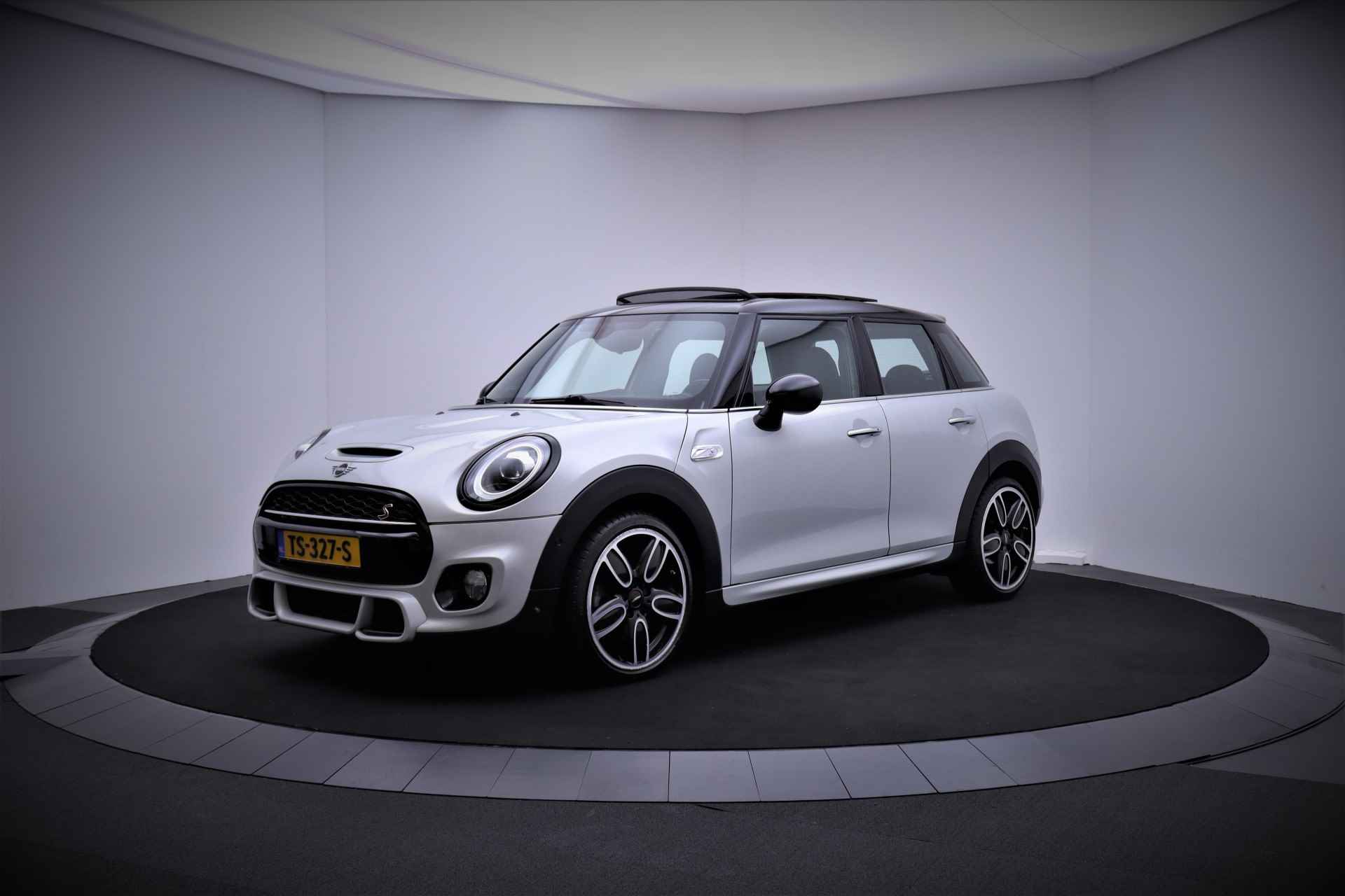 MINI Mini 2.0 Cooper S PANO/HARMAN KARDON/LED/HEAD UP/JCW PAKKET/NAVI/CARPLAY/LMV 18'' - 1/30