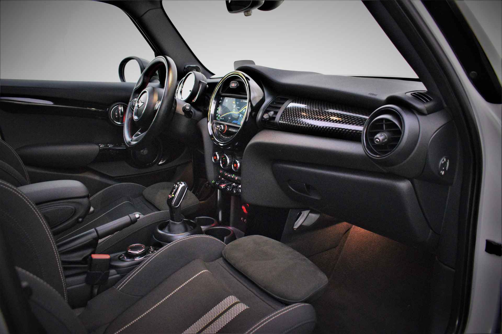 MINI Mini 2.0 Cooper S PANO/HARMAN KARDON/LED/HEAD UP/JCW PAKKET/NAVI/CARPLAY/LMV 18'' - 17/28