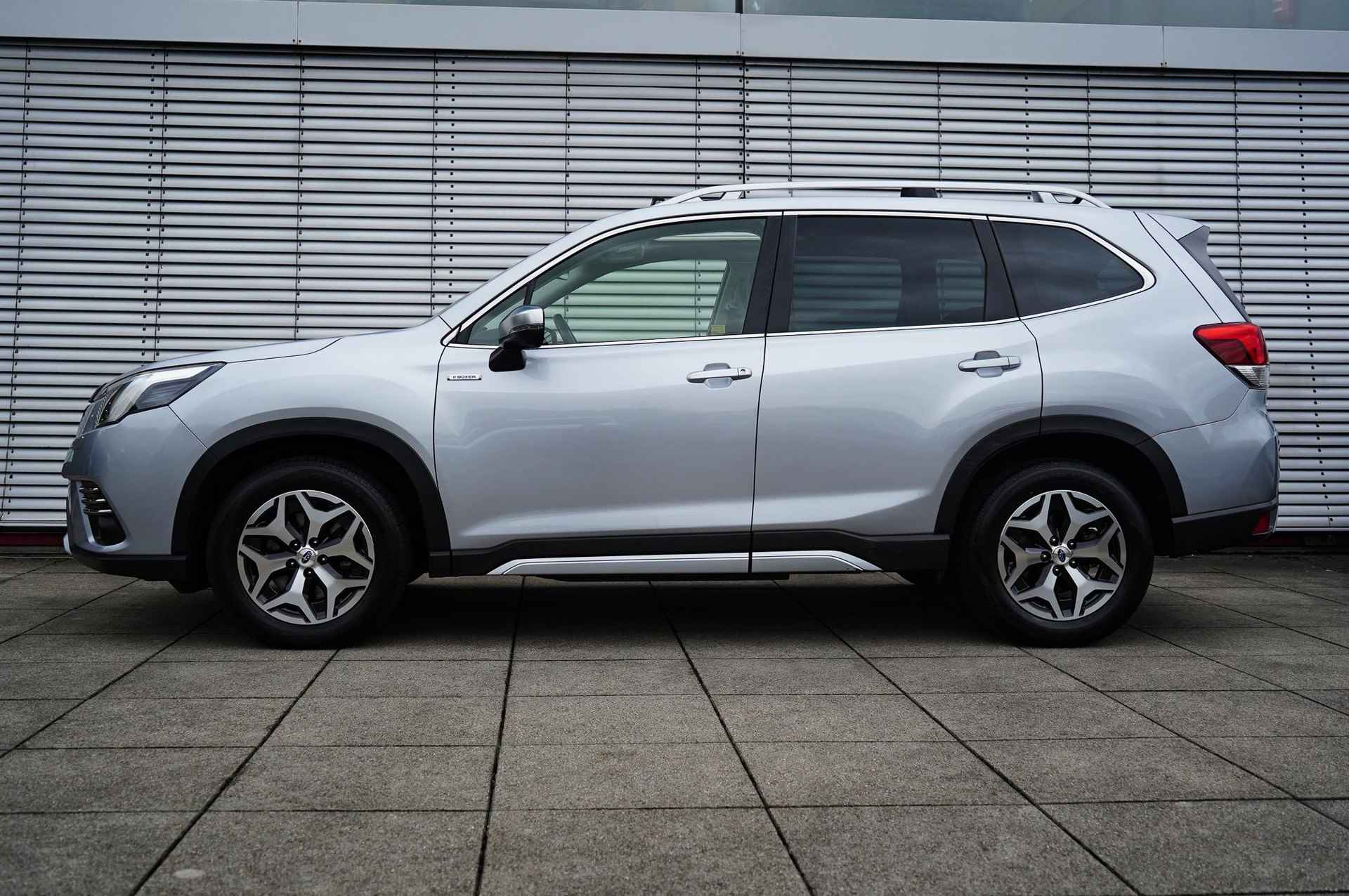 Subaru Forester 2.0i e-BOXER Executive 4x4 | Leder | Schuifdak | DAB, Bluetooth & AppleCarplay/AndroidAuto | Adaptieve Cruise Control + Stuurassistent - 3/30