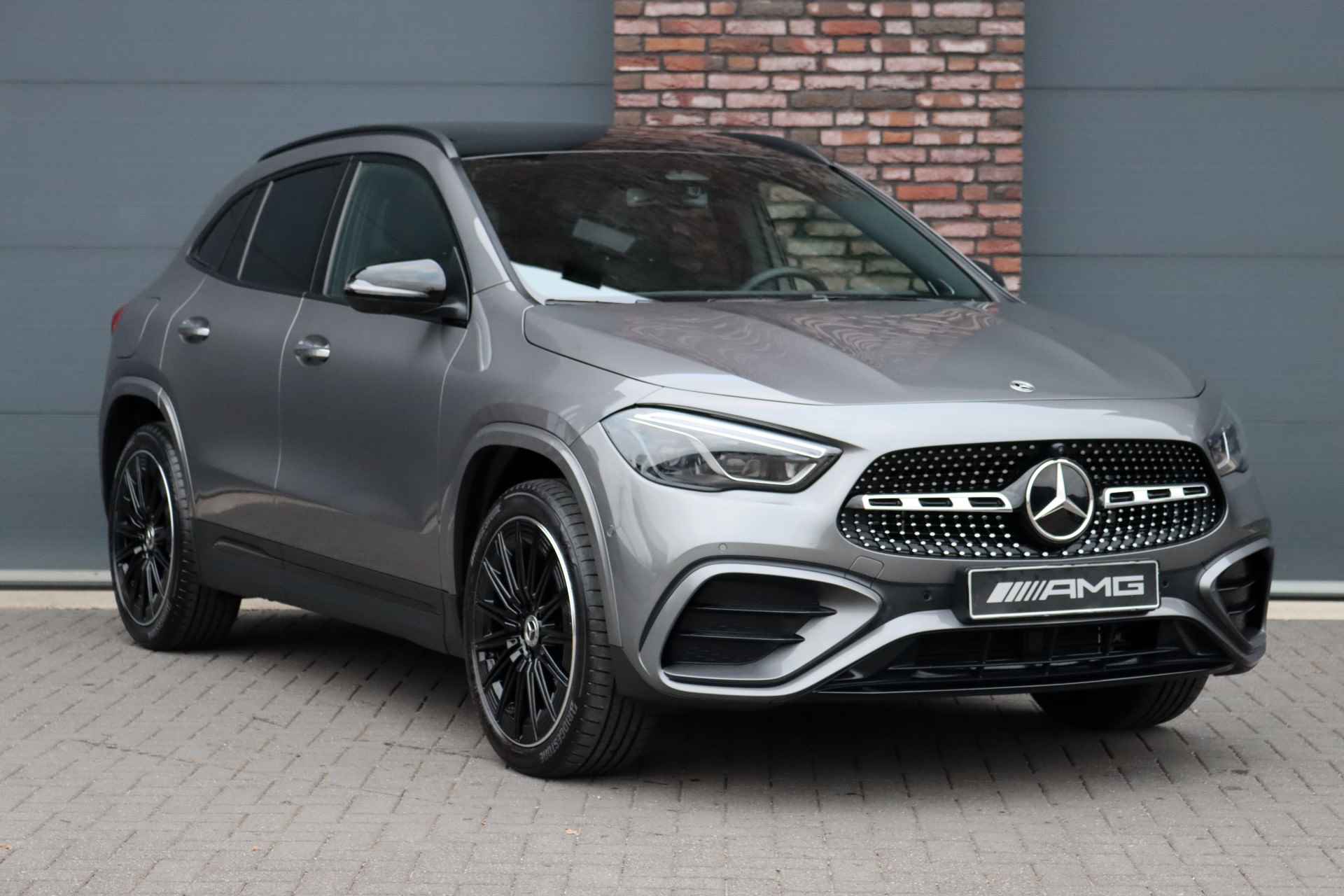 Mercedes-Benz GLA 250 e Premium+ AMG Line Aut8 | Facelift | Panoramadak | Distronic | Memory | Burmester | Keyless Go | Multibeam LED | Verwarmd Stuurwiel | Augmented Reality | Zitcomfortpakket | - 4/43