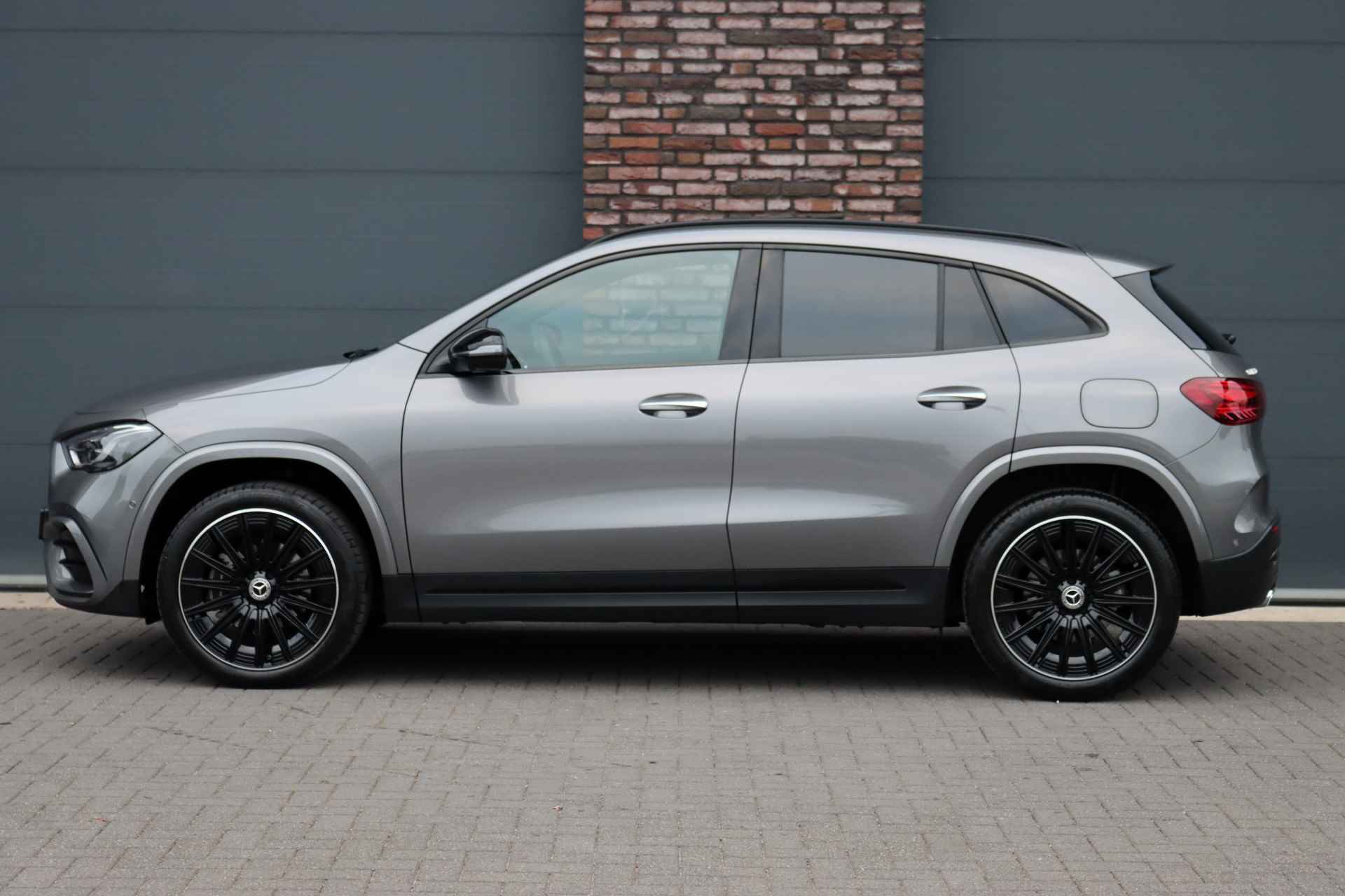 Mercedes-Benz GLA 250 e Premium+ AMG Line Aut8 | Facelift | Panoramadak | Distronic | Memory | Burmester | Keyless Go | Multibeam LED | Verwarmd Stuurwiel | Augmented Reality | Zitcomfortpakket | - 10/43