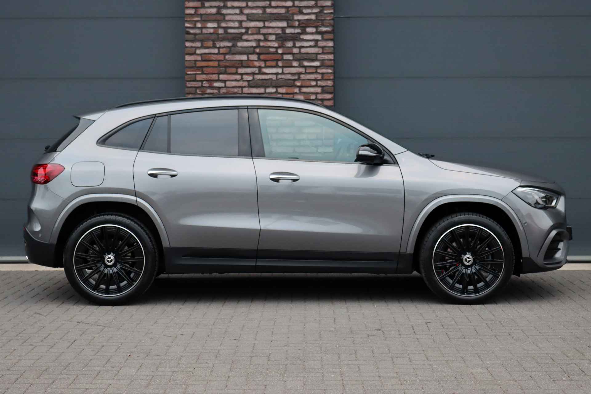 Mercedes-Benz GLA 250 e Premium+ AMG Line Aut8 | Facelift | Panoramadak | Distronic | Memory | Burmester | Keyless Go | Multibeam LED | Verwarmd Stuurwiel | Augmented Reality | Zitcomfortpakket | - 12/43