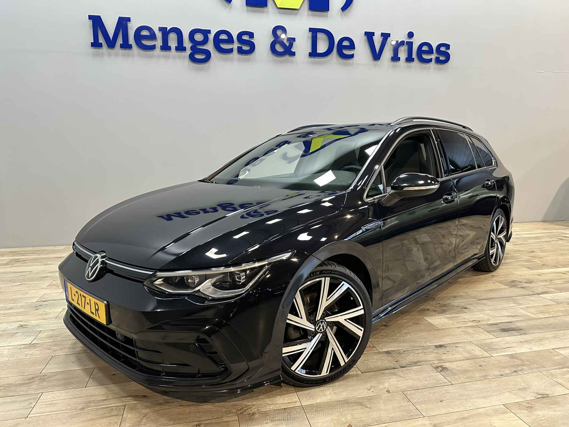 Volkswagen GOLF Variant 1.5 eTSI R-Line Virtual | Panorama | LED | Adaptive Cruise | Camera | Navigatie | Stoelverwarming | Apple Carplay Android Auto | Isofix | NAP | - 7/48