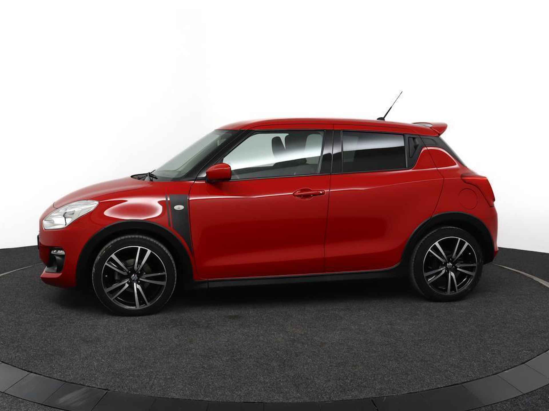 Suzuki Swift 1.2 Select Smart Hybrid | Sportline | Airco | Navigatie | achteruitrijcamera |Lichtmetalen velgen | Stoelverwarming | - 3/47