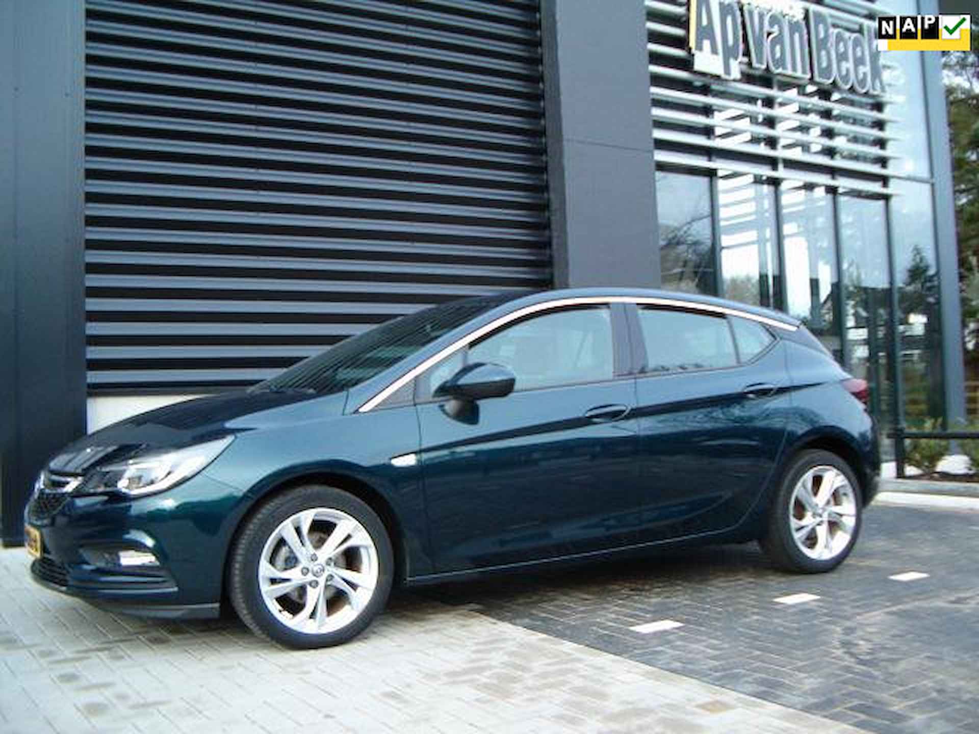 Opel Astra 1.4 Business+ Climate-control - 1/12
