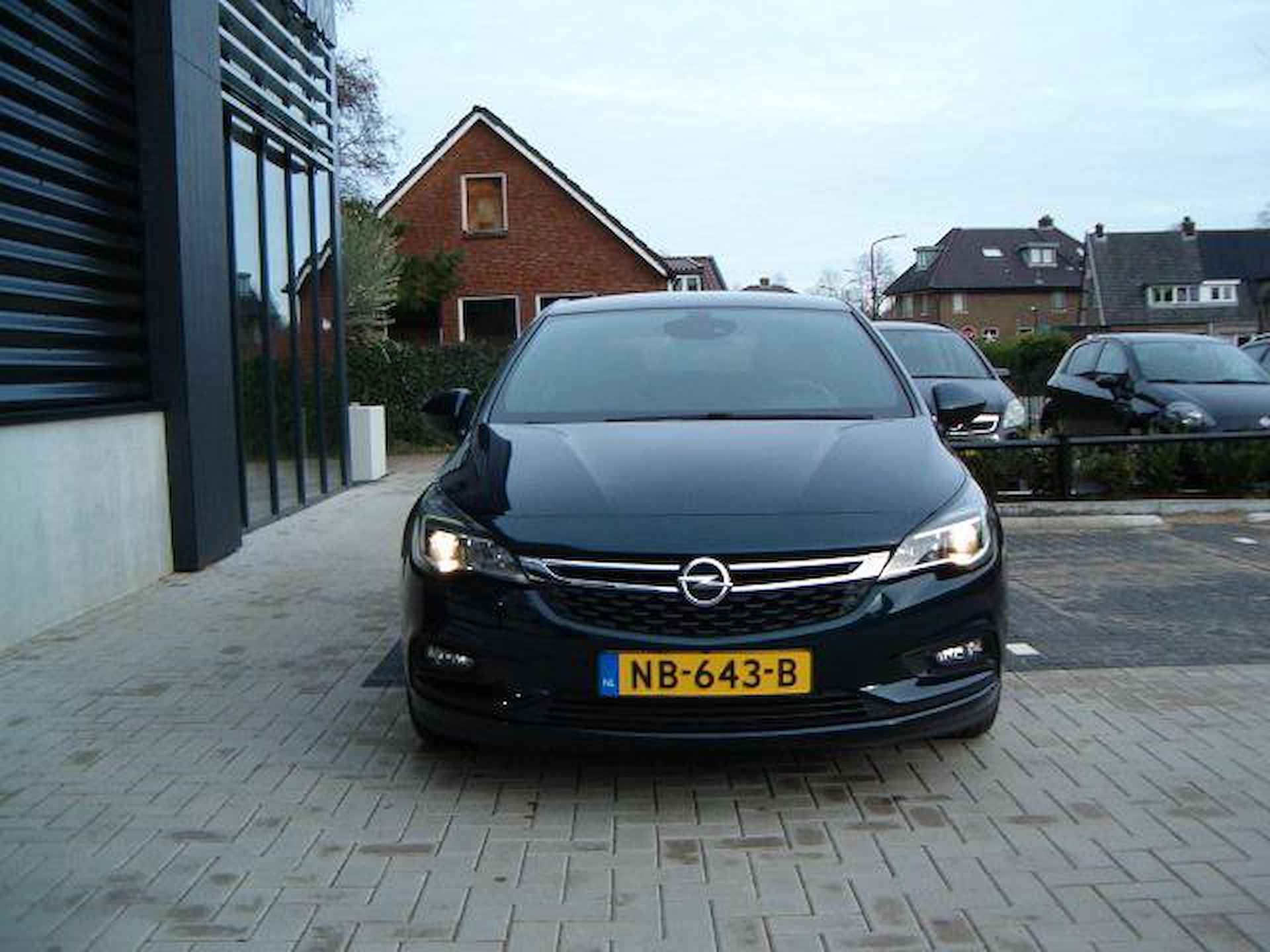 Opel Astra 1.4 Business+ Climate-control - 2/12