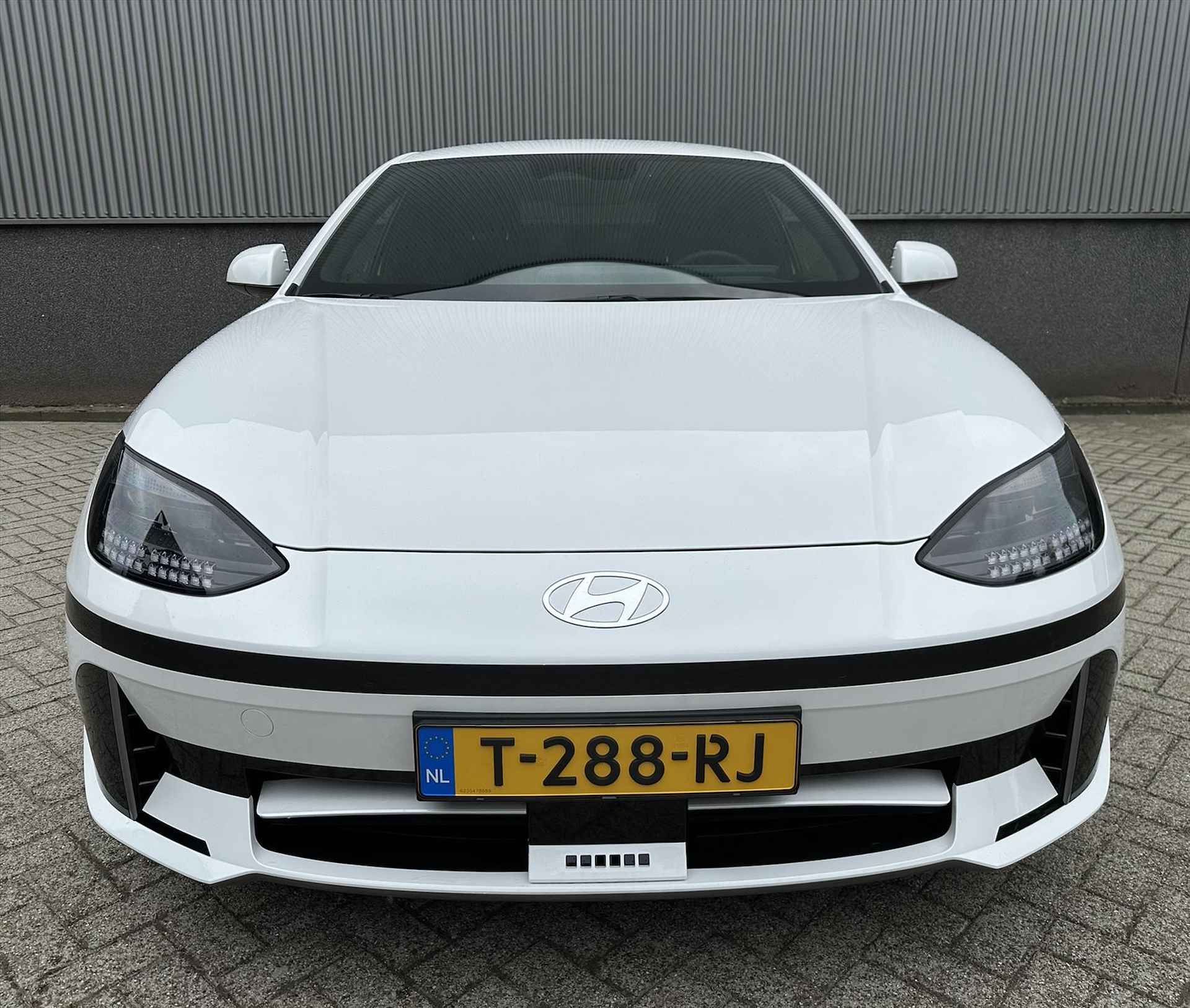 HYUNDAI Ioniq 6 77,4 kWh 229pk RWD Connect | Launch Pack | 800V ultrasnelladen | standaard rijk uitgerust! - 4/36