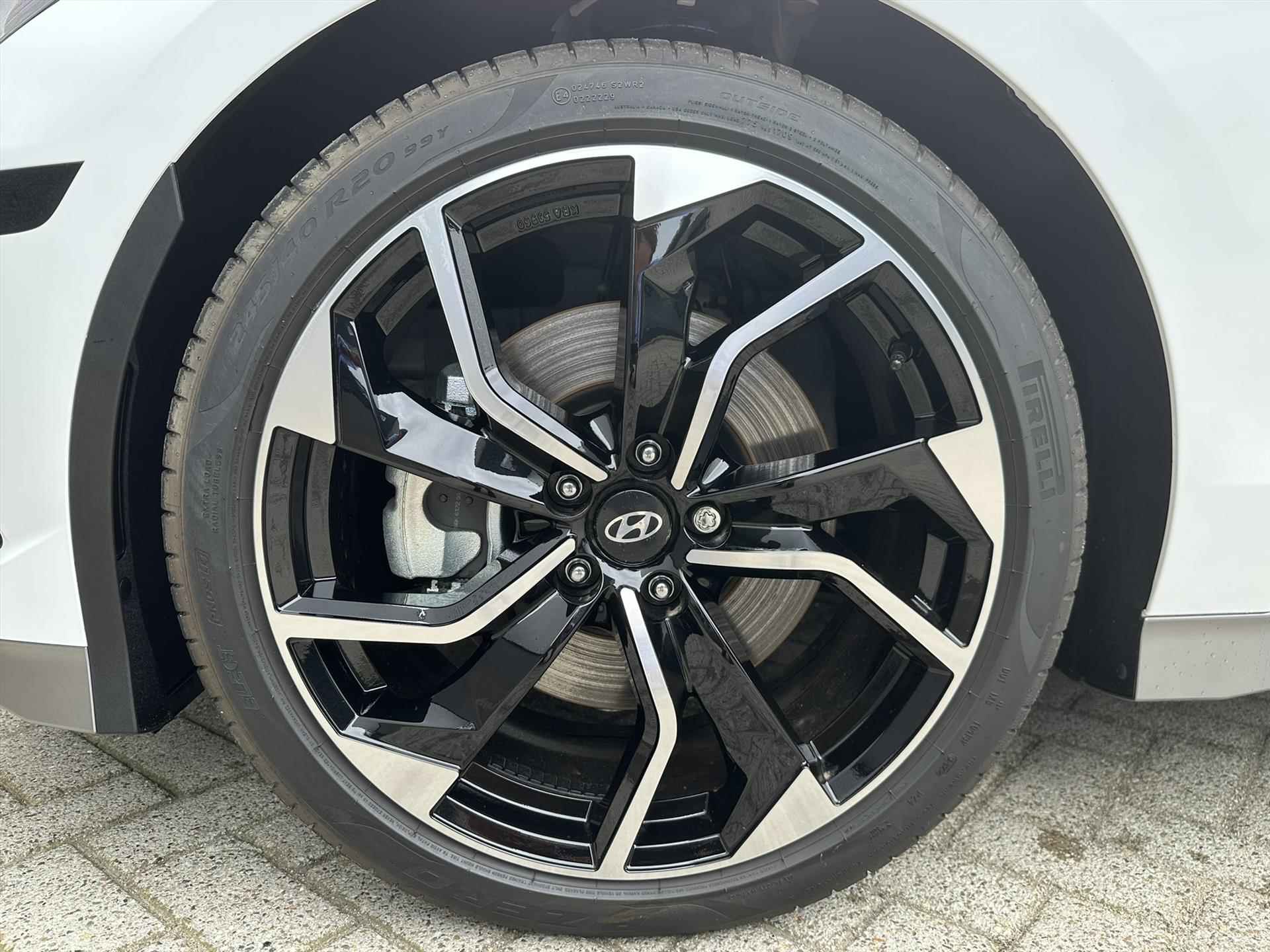 HYUNDAI Ioniq 6 77,4 kWh 229pk RWD Connect | Launch Pack | 800V ultrasnelladen | standaard rijk uitgerust! - 14/36