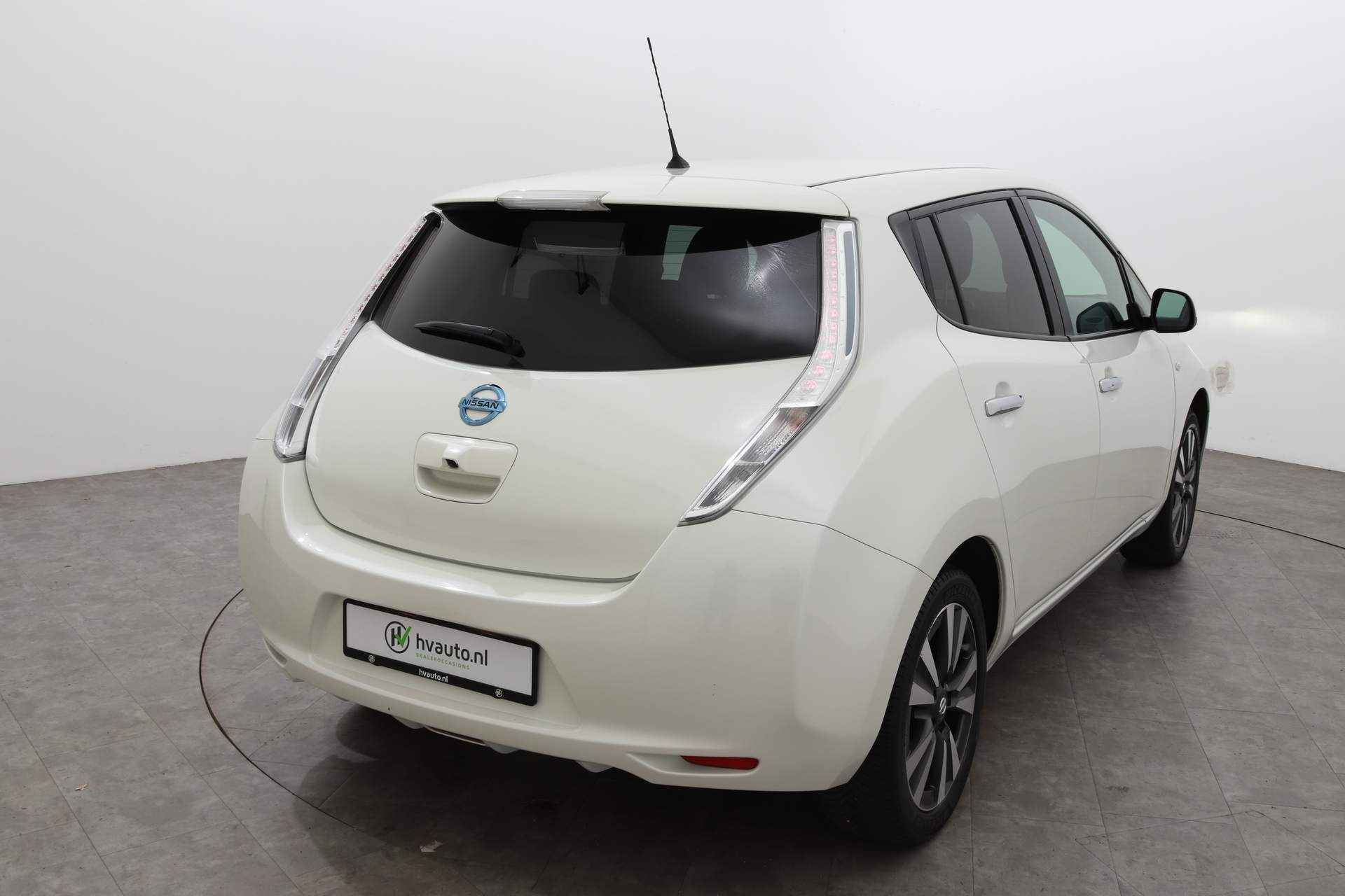 Nissan Leaf TEKNA 30 KWH € 8.950,- na subsidie | Leer | 360 camera - 11/42