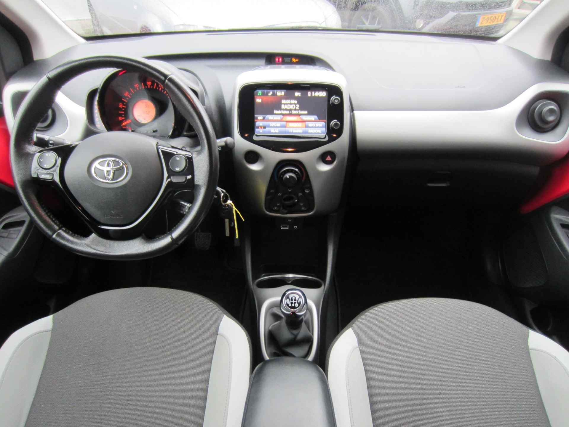 Toyota Aygo 1.0 VVT-i x-play Airco Camera - 2/20