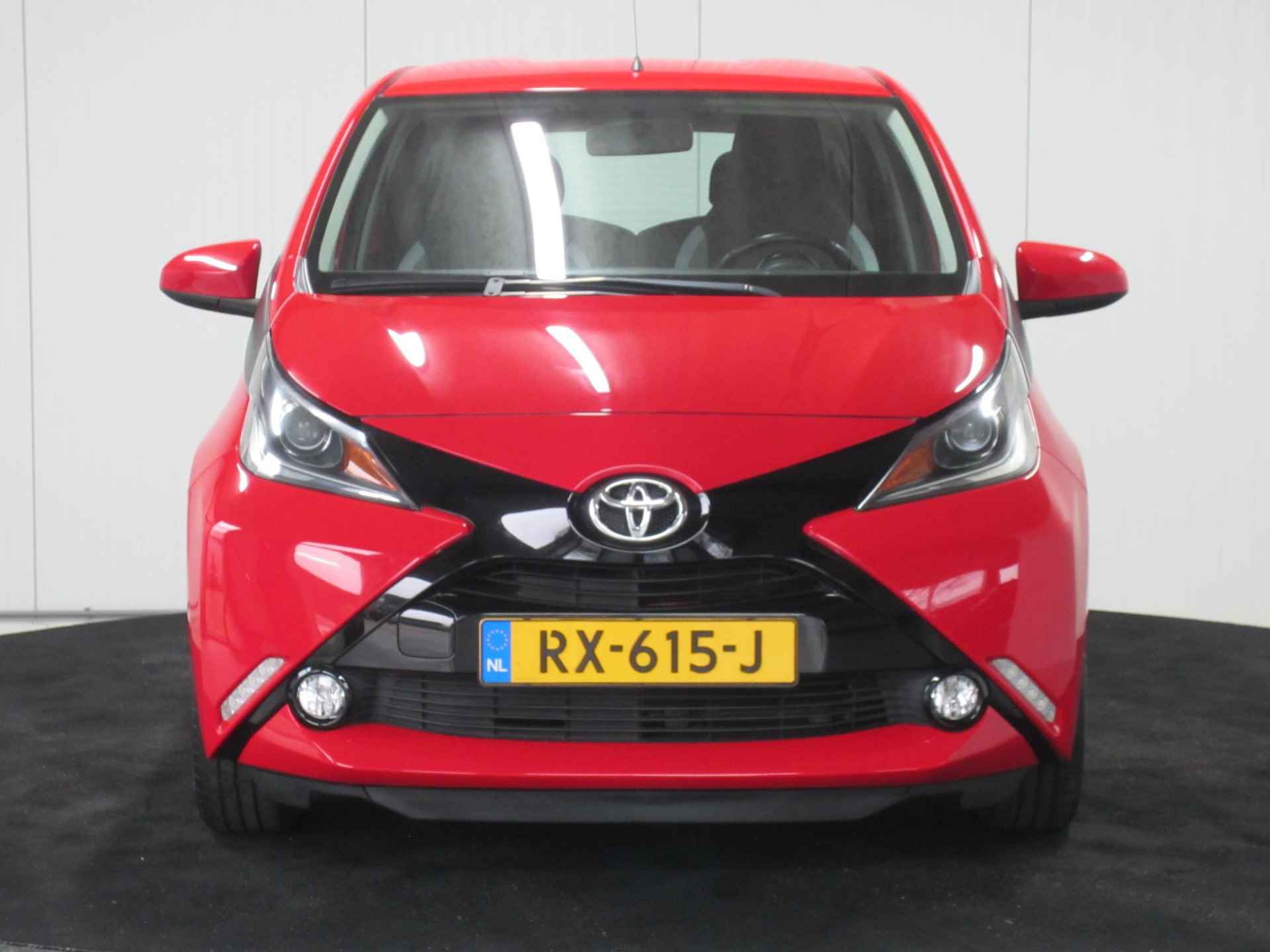 Toyota Aygo 1.0 VVT-i x-play Airco Camera - 18/20